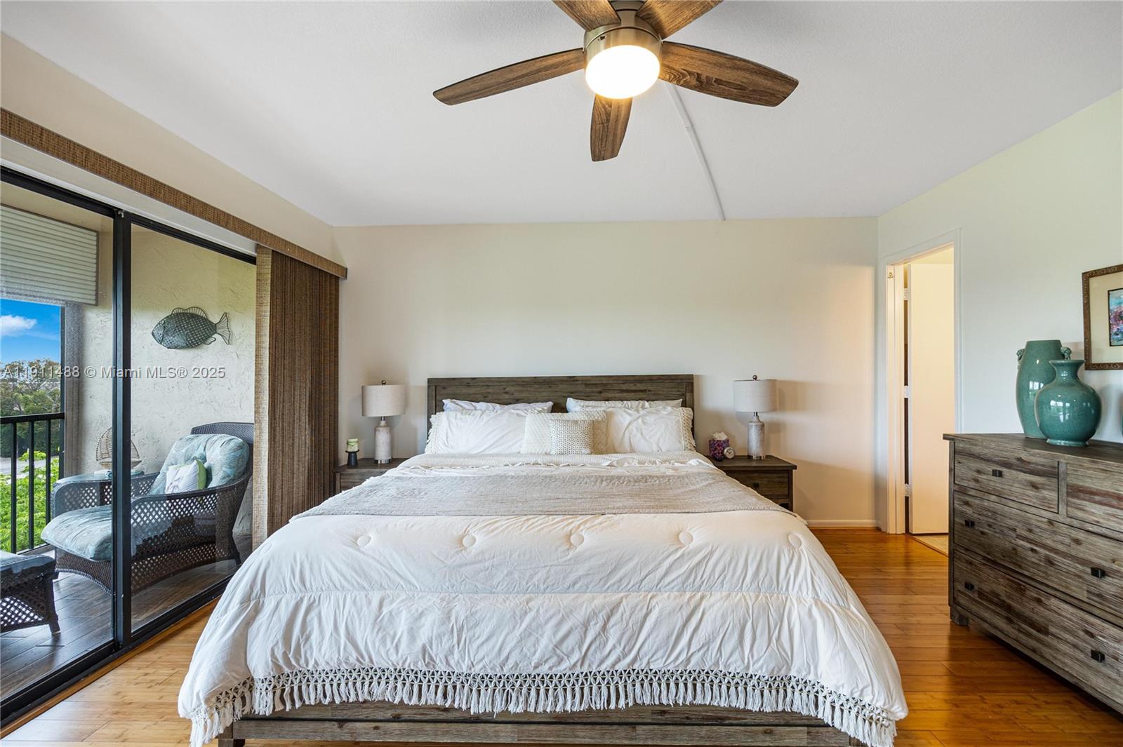 BUTTONWOOD BAY CLUB CONDO - Residential Lease