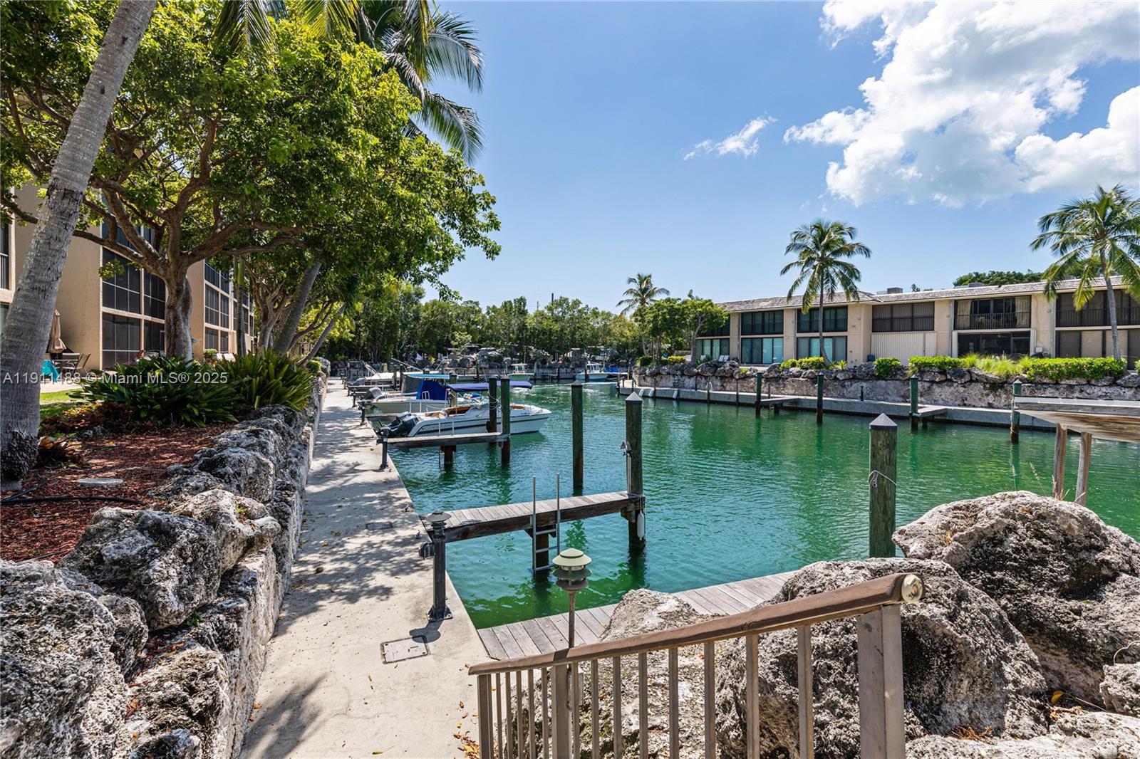 BUTTONWOOD BAY CLUB CONDO - Residential Lease