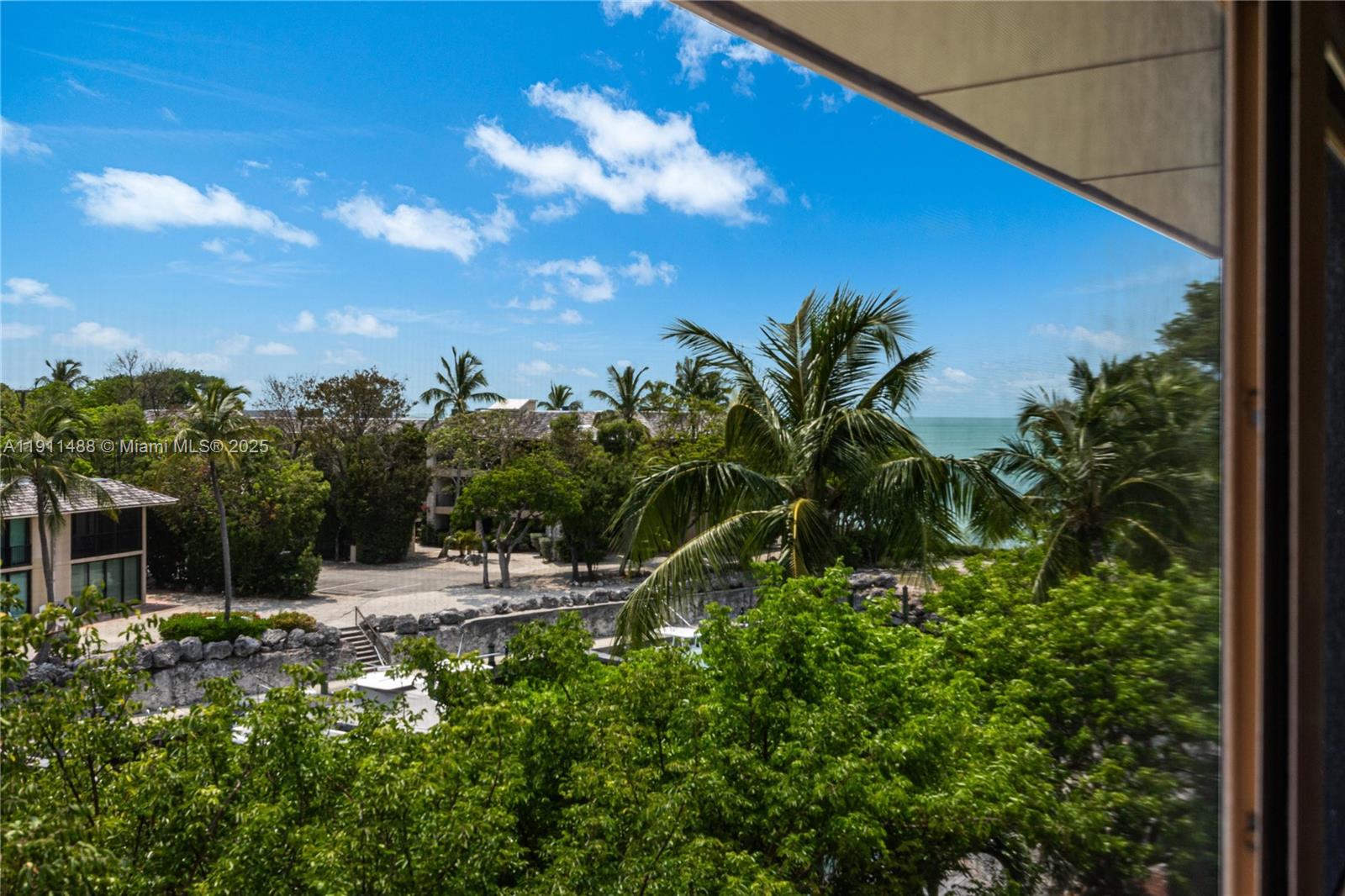 BUTTONWOOD BAY CLUB CONDO - Residential Lease