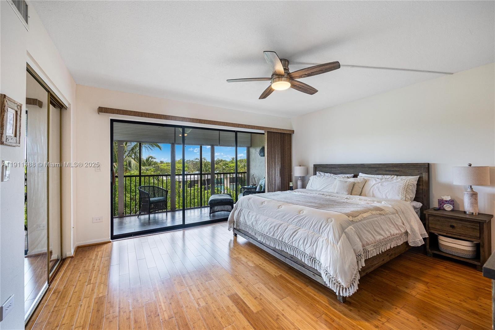 BUTTONWOOD BAY CLUB CONDO - Residential Lease