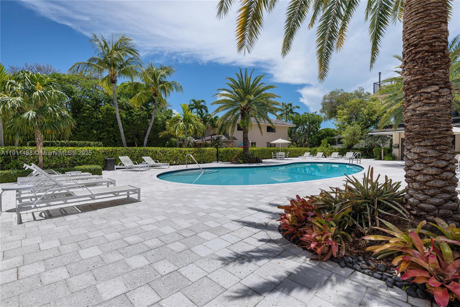 BUTTONWOOD BAY CLUB CONDO - Residential Lease