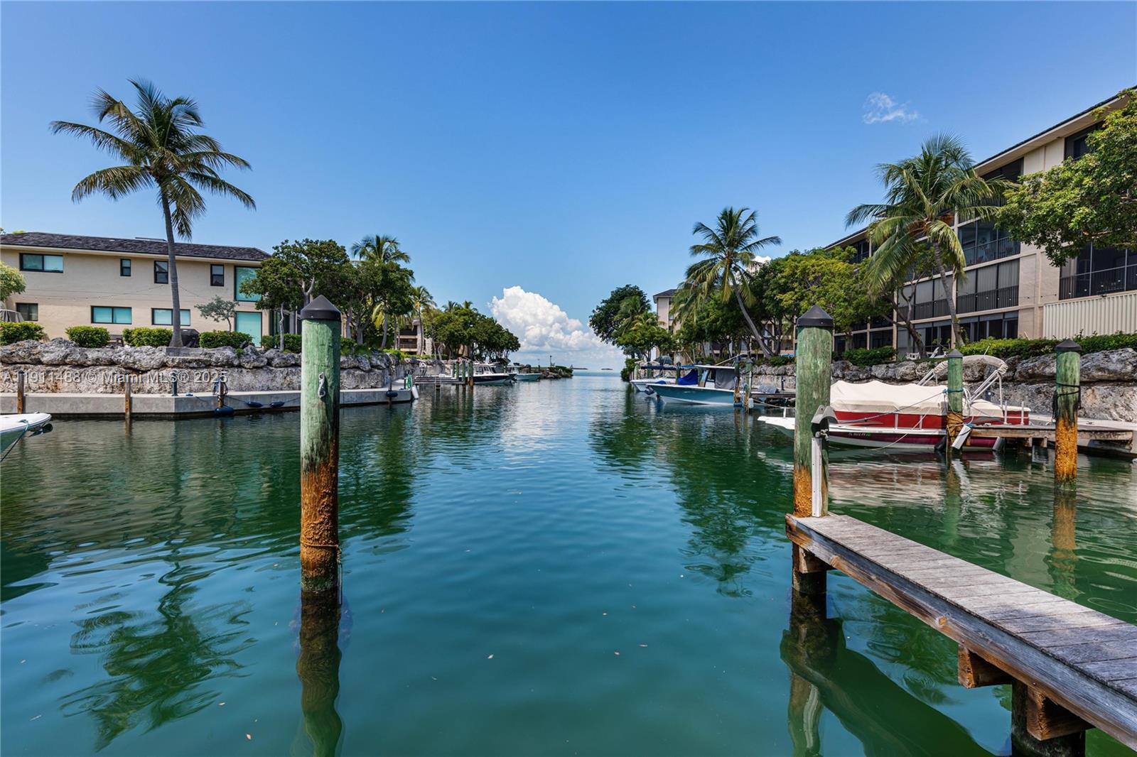 BUTTONWOOD BAY CLUB CONDO - Residential Lease