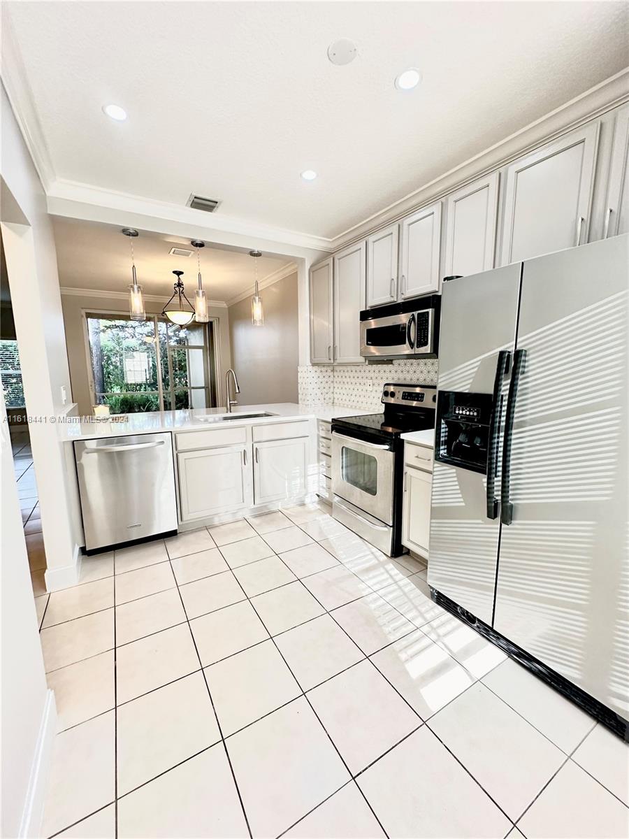 6404 Park Lake Cir 6404