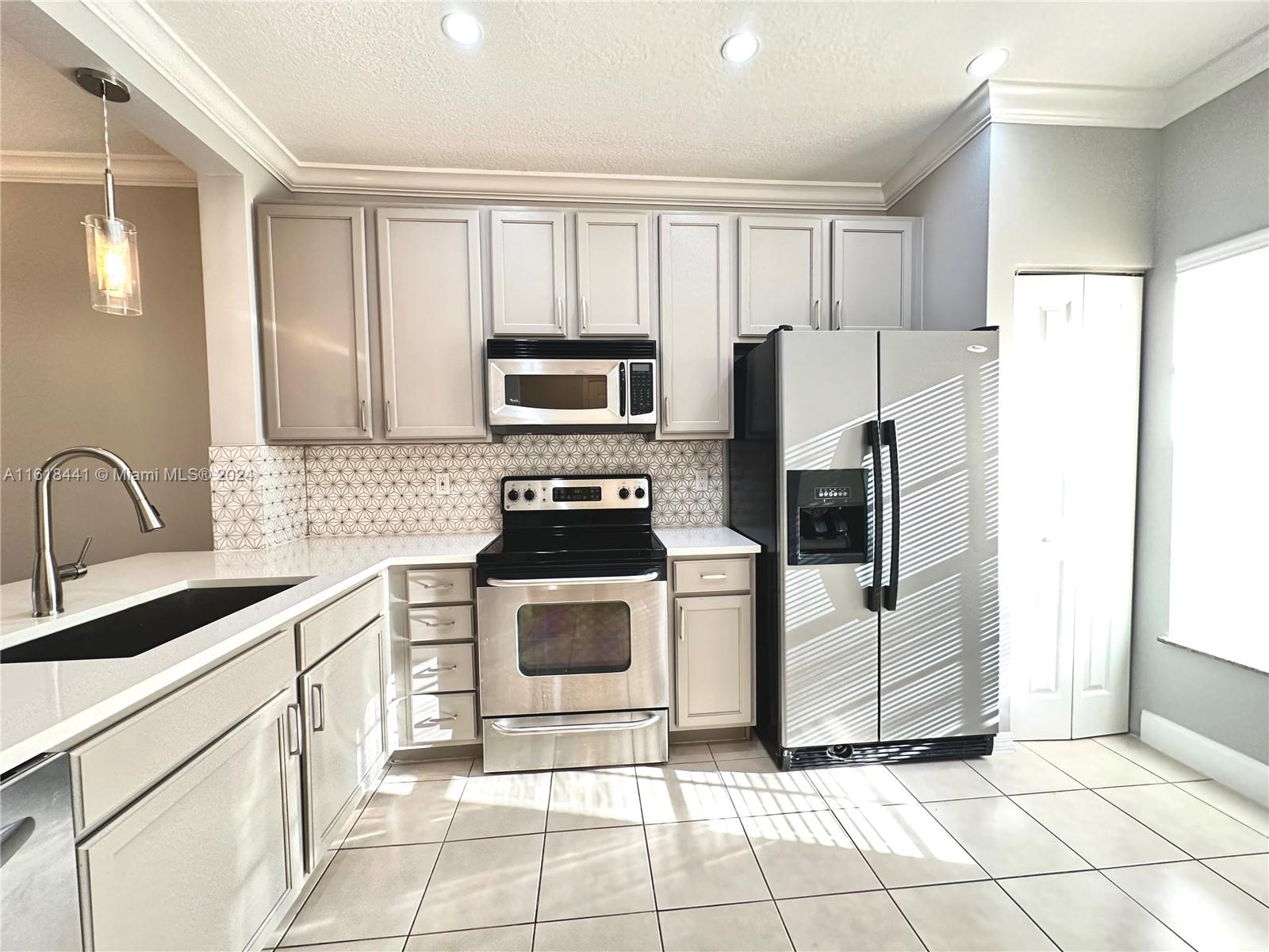 6404 Park Lake Cir 6404