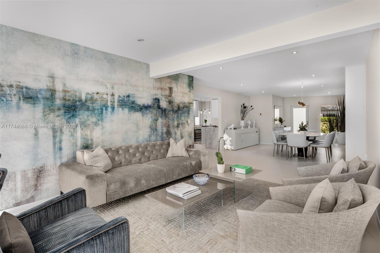 590 W 49th St