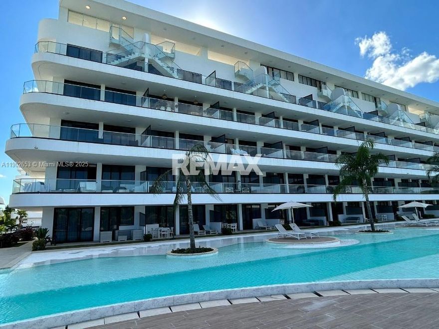 Unique Investment Opportunity – Fully Furnished Apartment with Pool View in Cana Bay, Punta Cana

Discover this elegant apartment for sale, located in the prestigious Hard Rock Golf at Cana Bay, one of Punta Cana’s most exclusive destinations. Fully furnished, this property offers a luxurious lifestyle and an outstanding investment opportunity in the Caribbean.