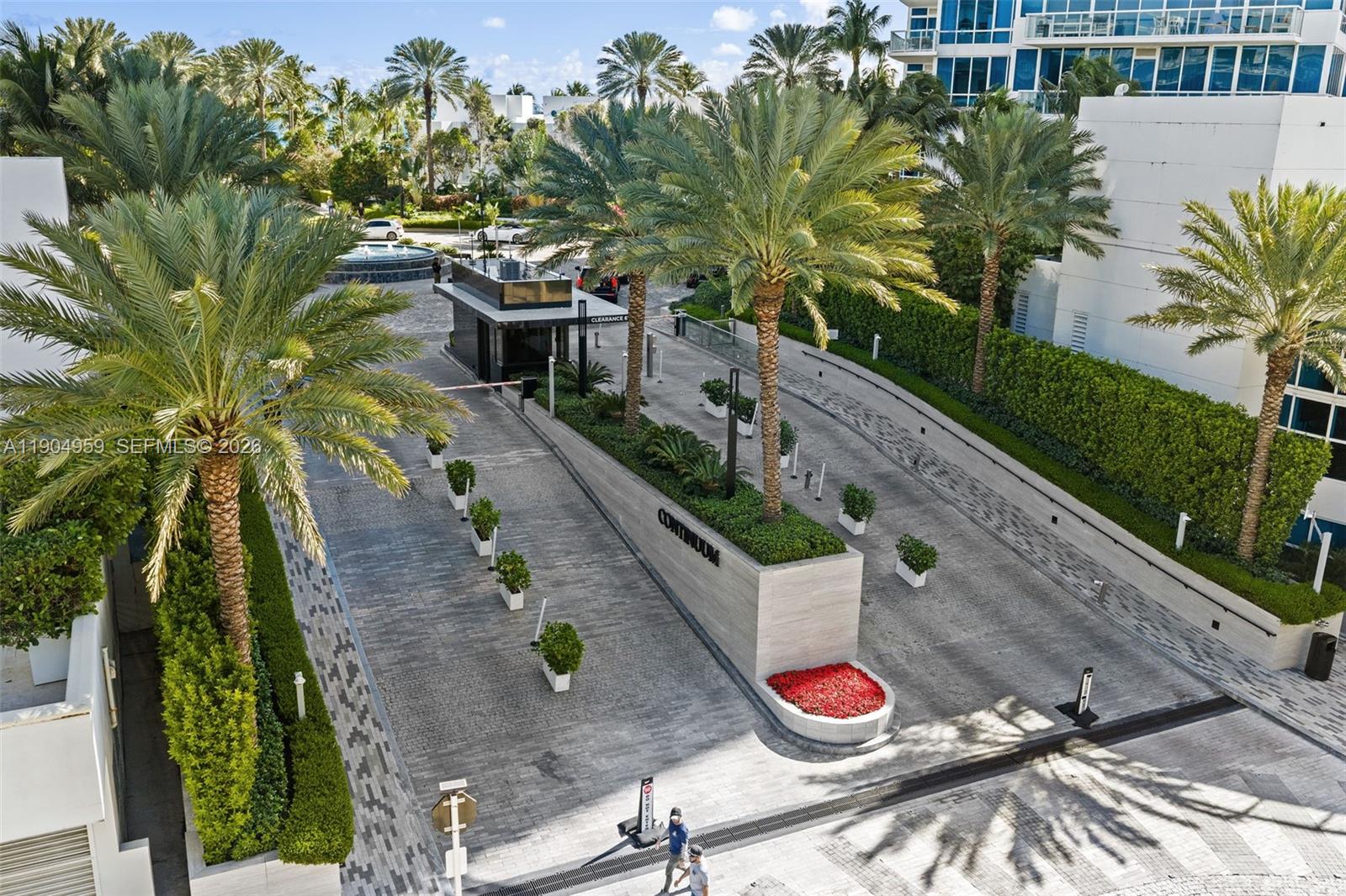 CONTINUUM ON SOUTH BEACH - Residential