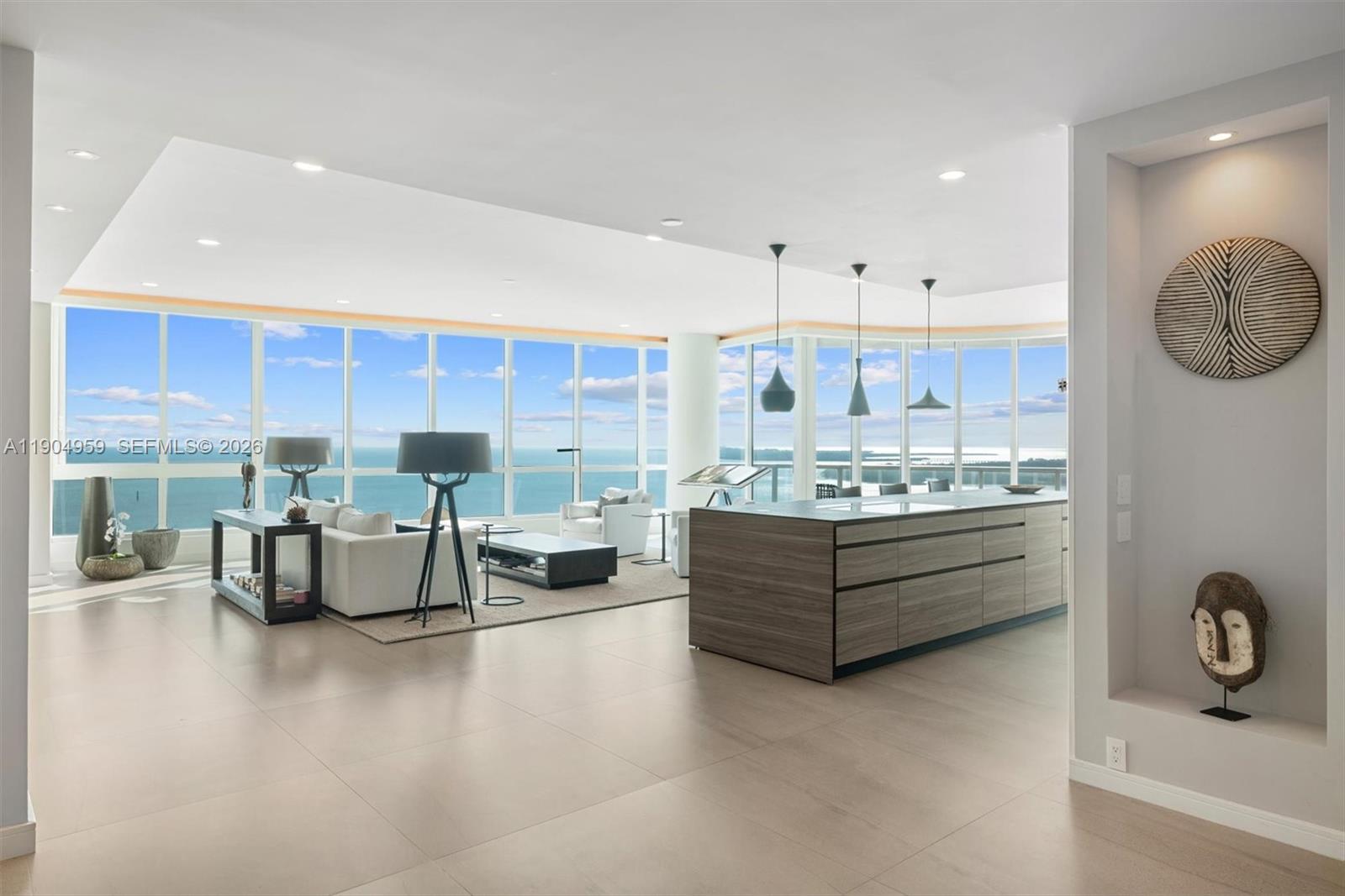 CONTINUUM ON SOUTH BEACH - Residential