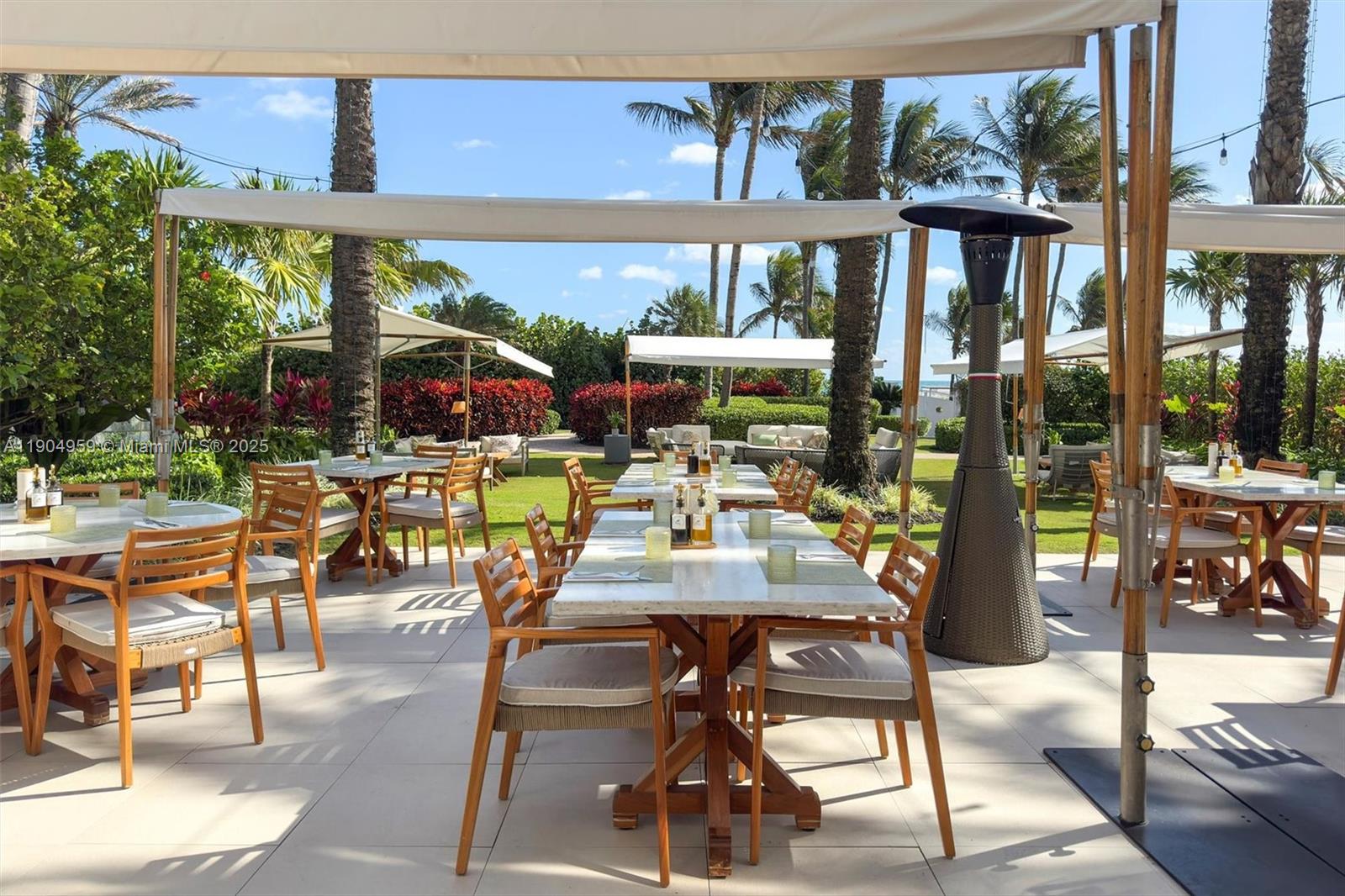 CONTINUUM ON SOUTH BEACH - Residential