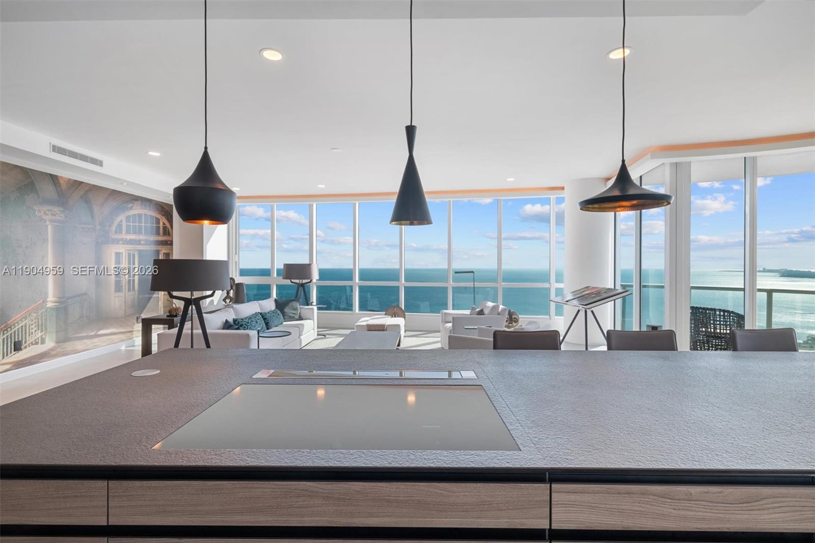 CONTINUUM ON SOUTH BEACH - Residential