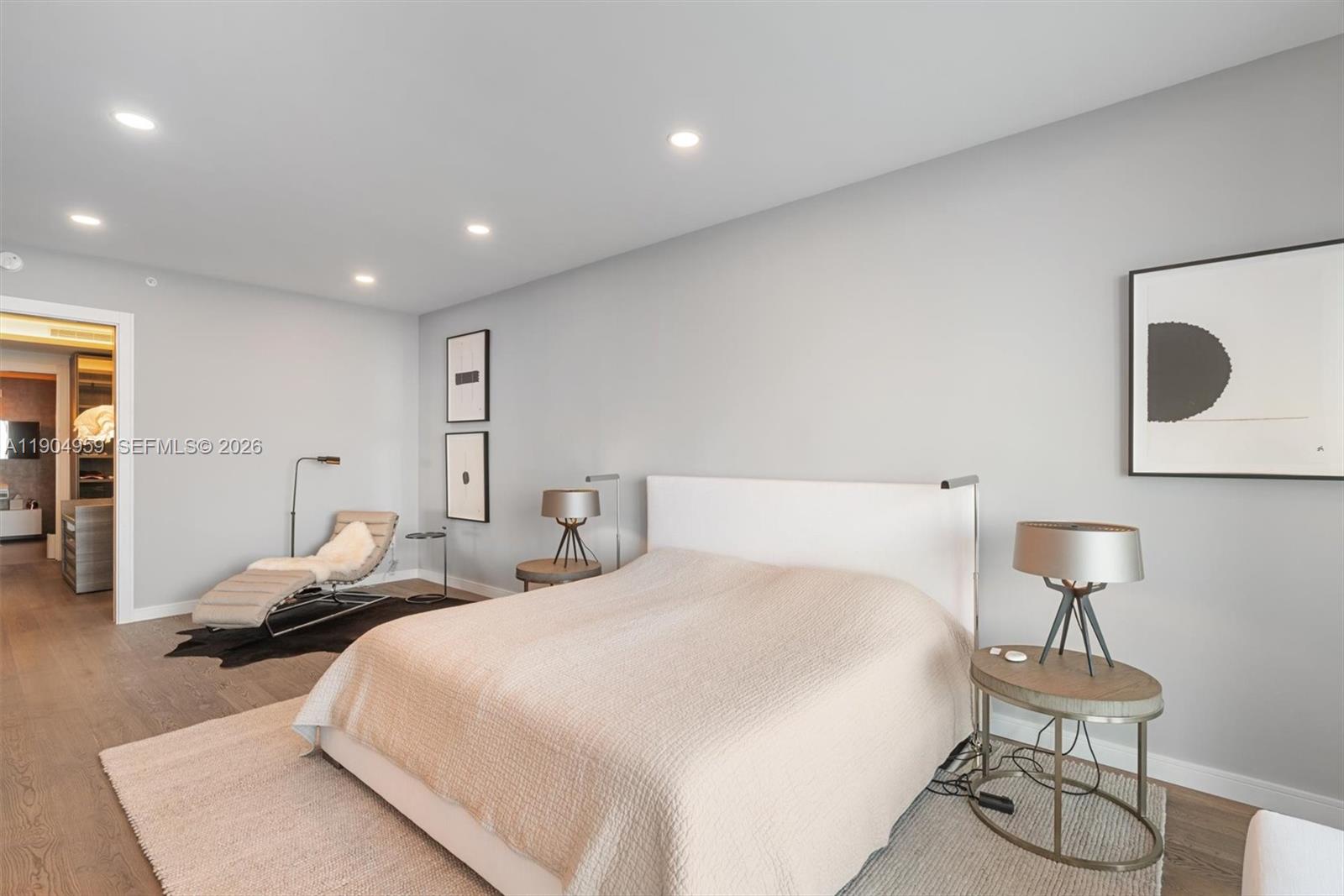 CONTINUUM ON SOUTH BEACH - Residential