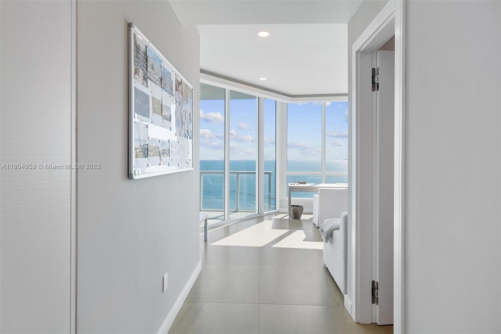 CONTINUUM ON SOUTH BEACH - Residential