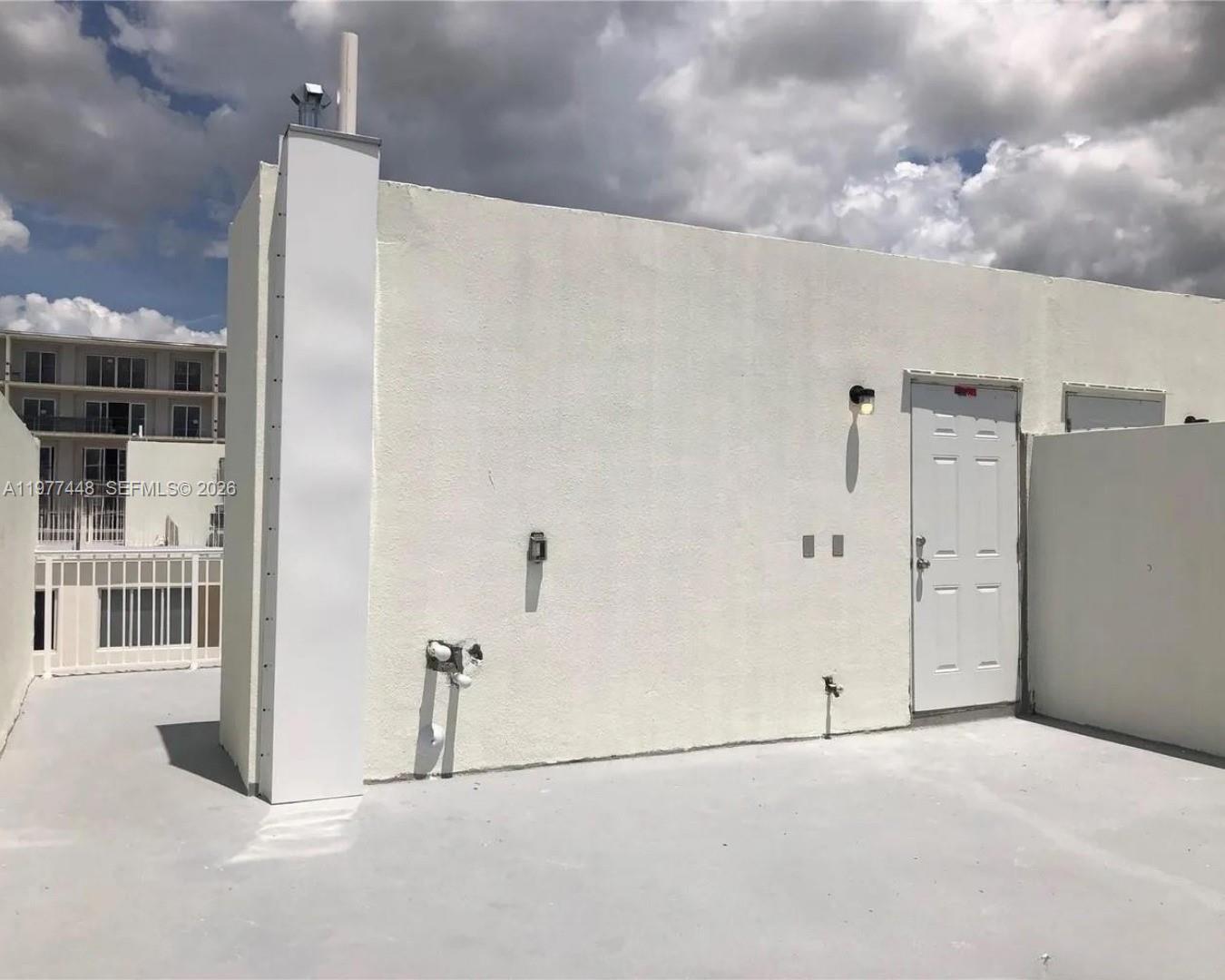 PARADISE GARDENS - Residential Lease