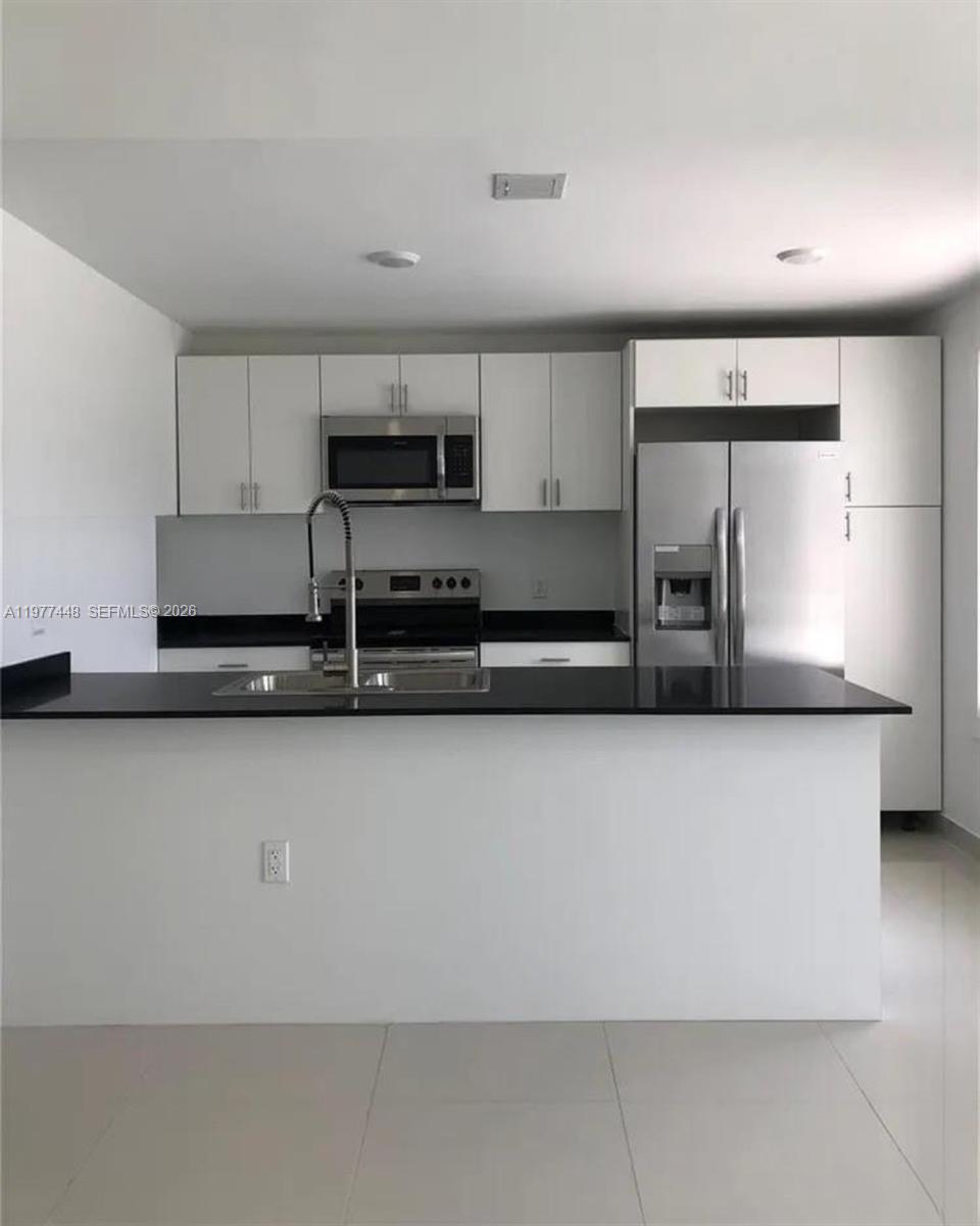 PARADISE GARDENS - Residential Lease