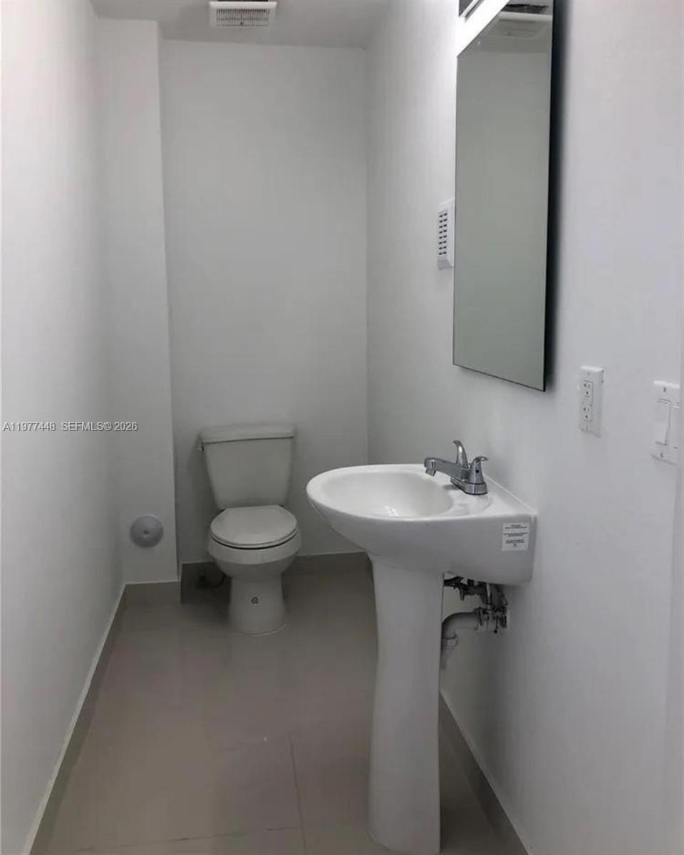 PARADISE GARDENS - Residential Lease