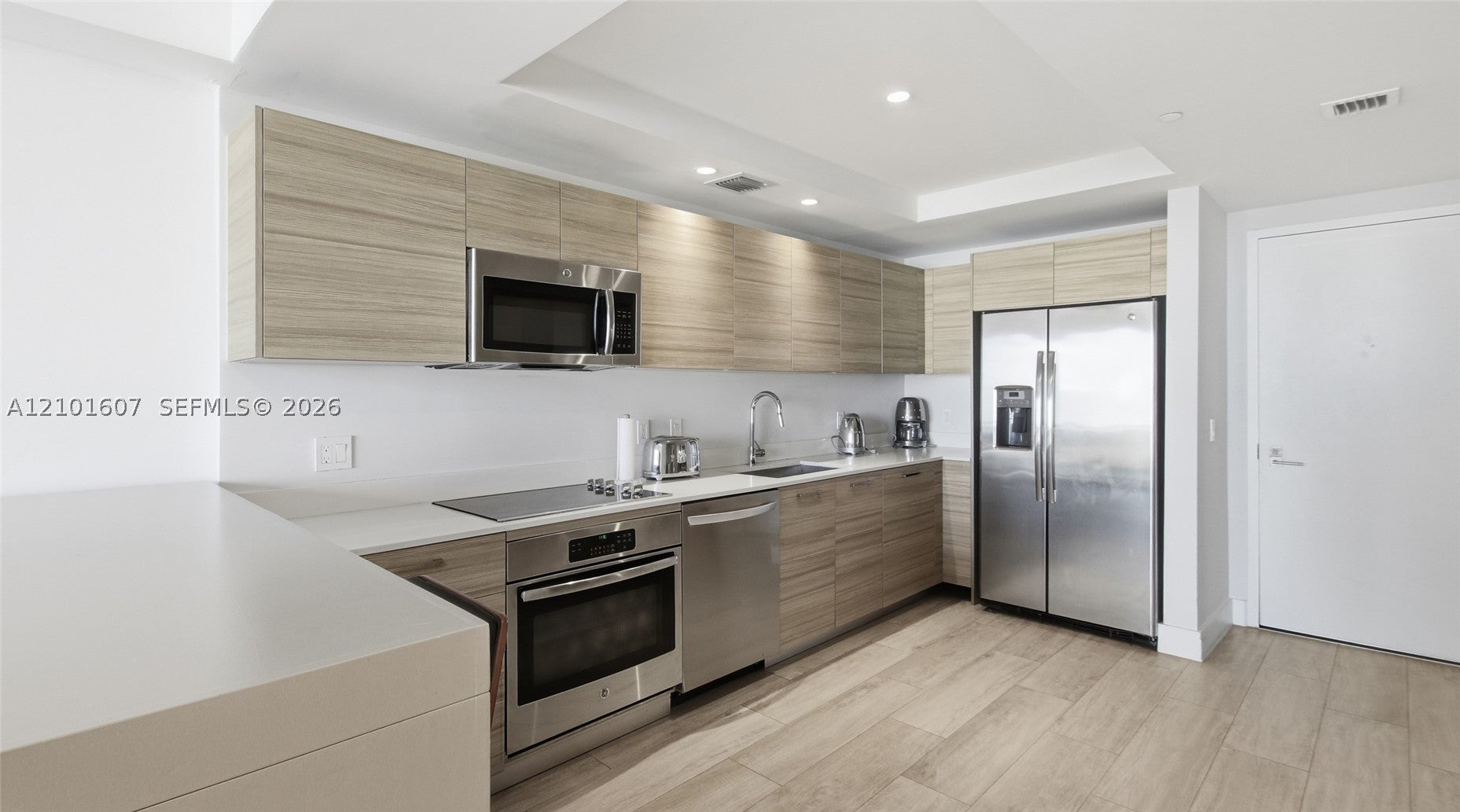 121 NE 34th St 1106A