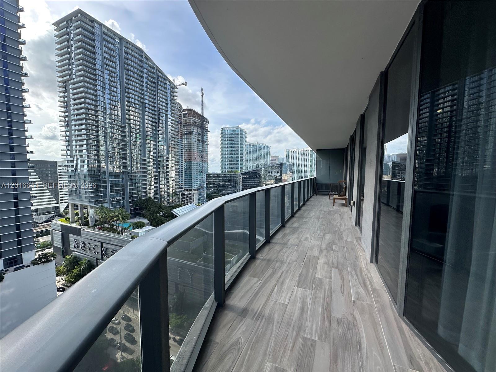 801 S Miami Ave 2001