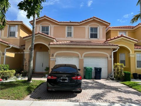 Townhouse in Miami FL 13793 114th Ter Ter.jpg