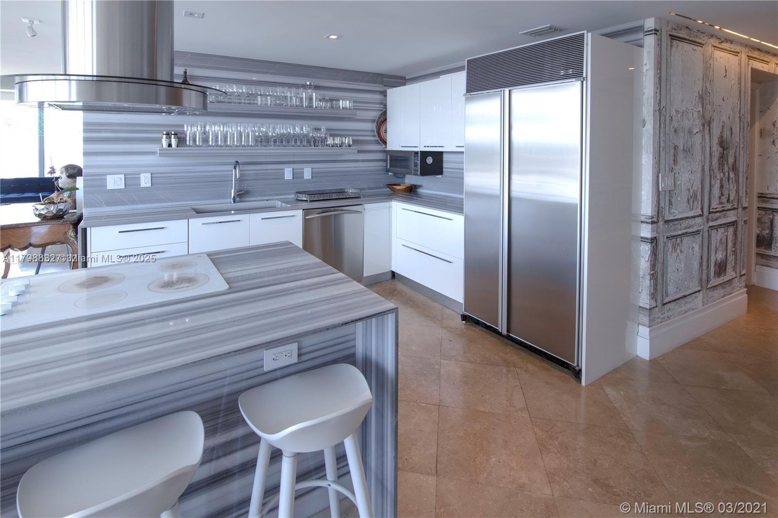 BLUE CONDO - Residential