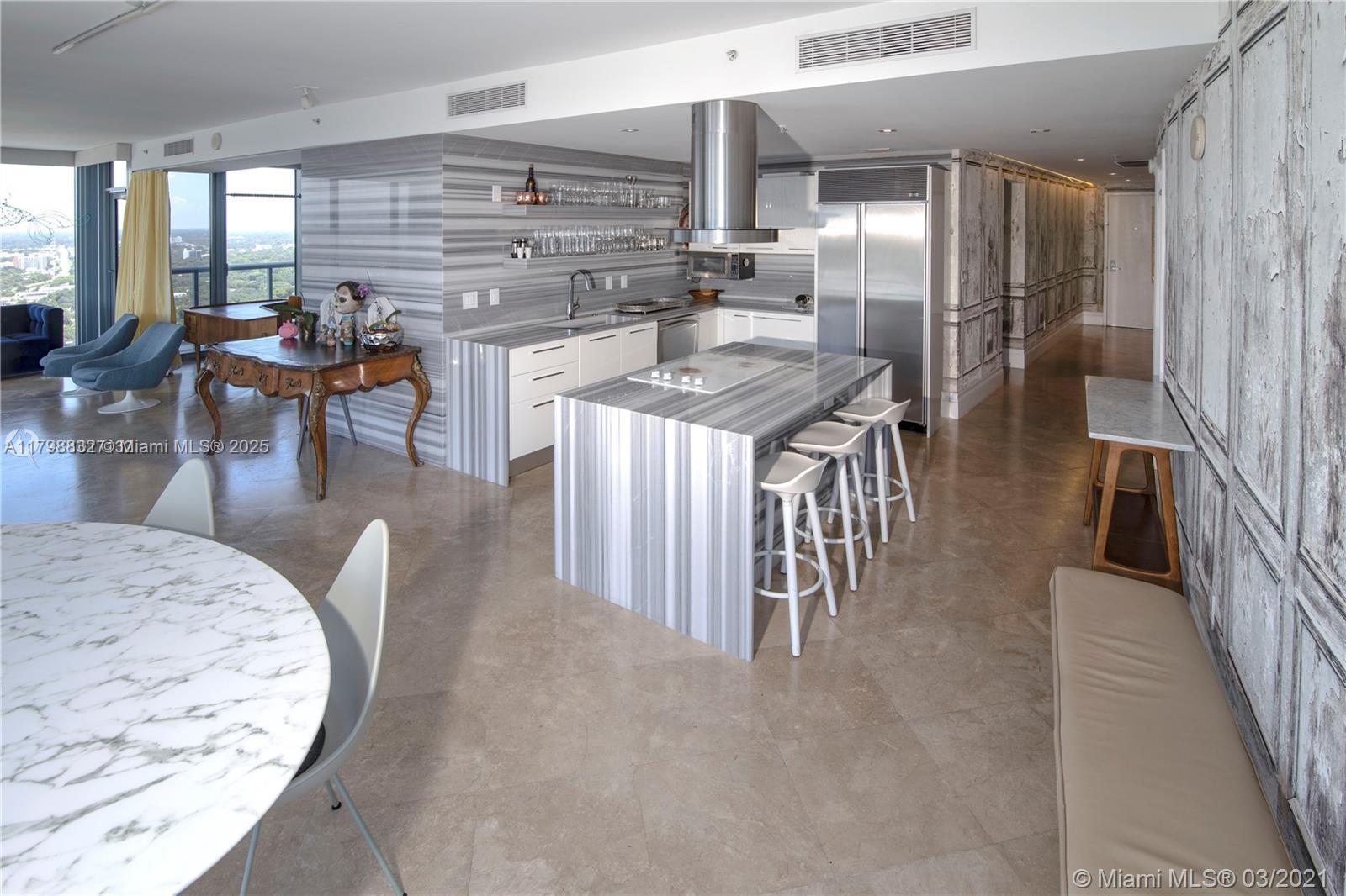 BLUE CONDO - Residential