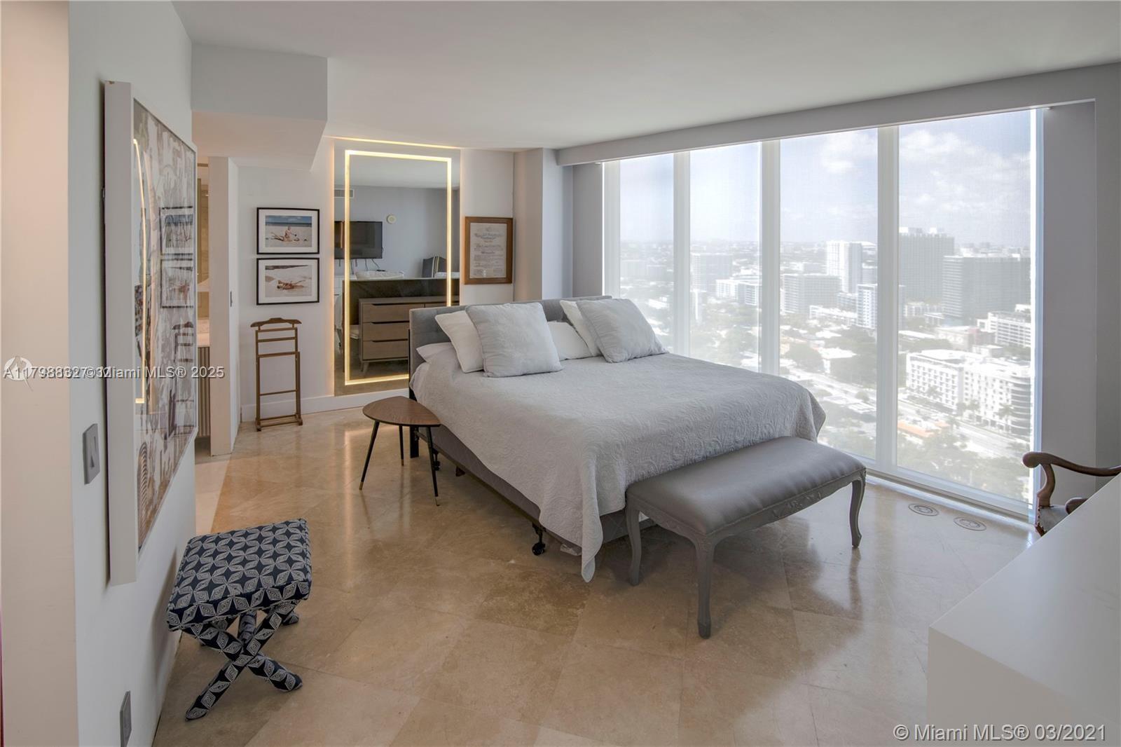 BLUE CONDO - Residential