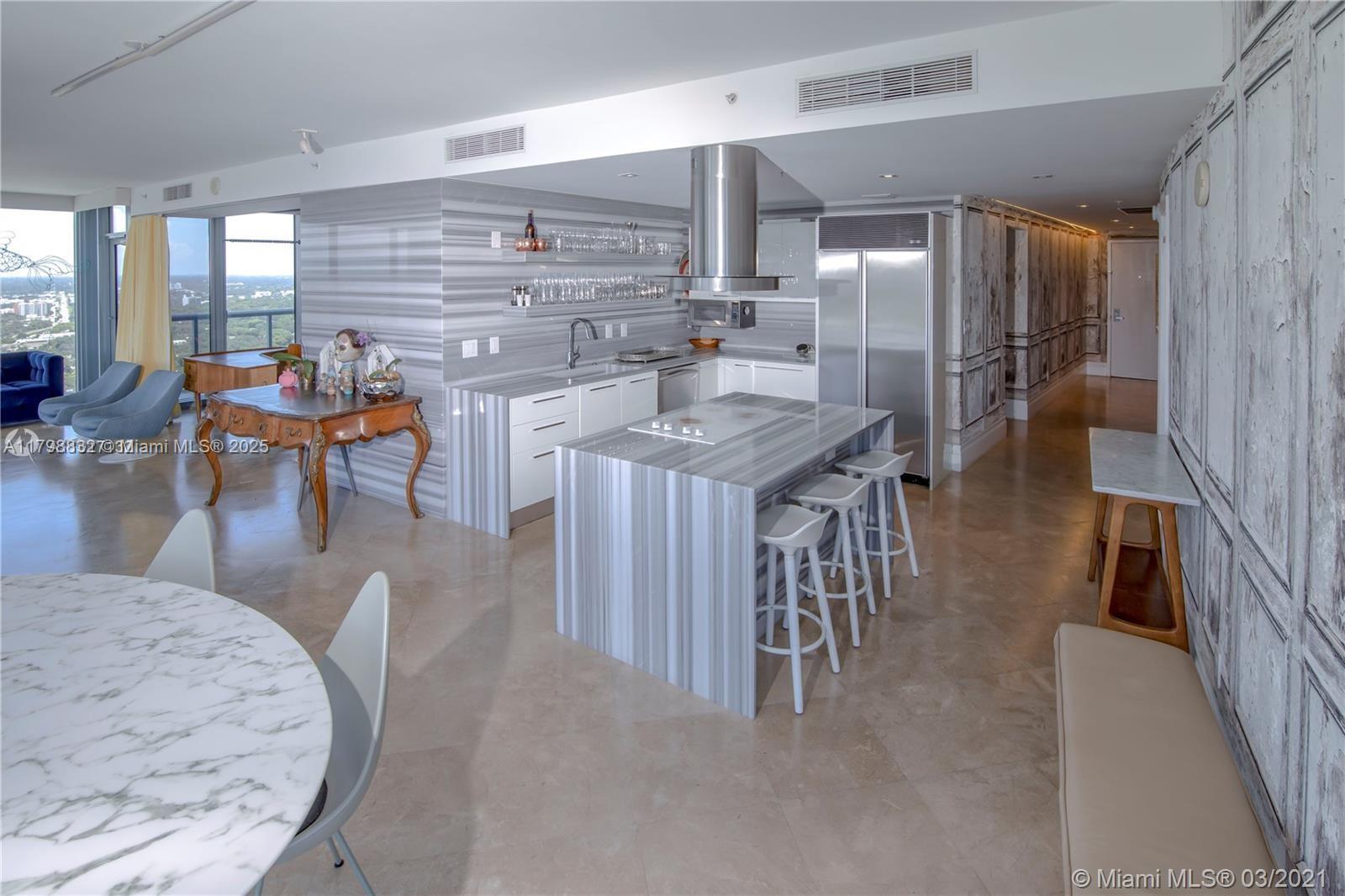 BLUE CONDO - Residential