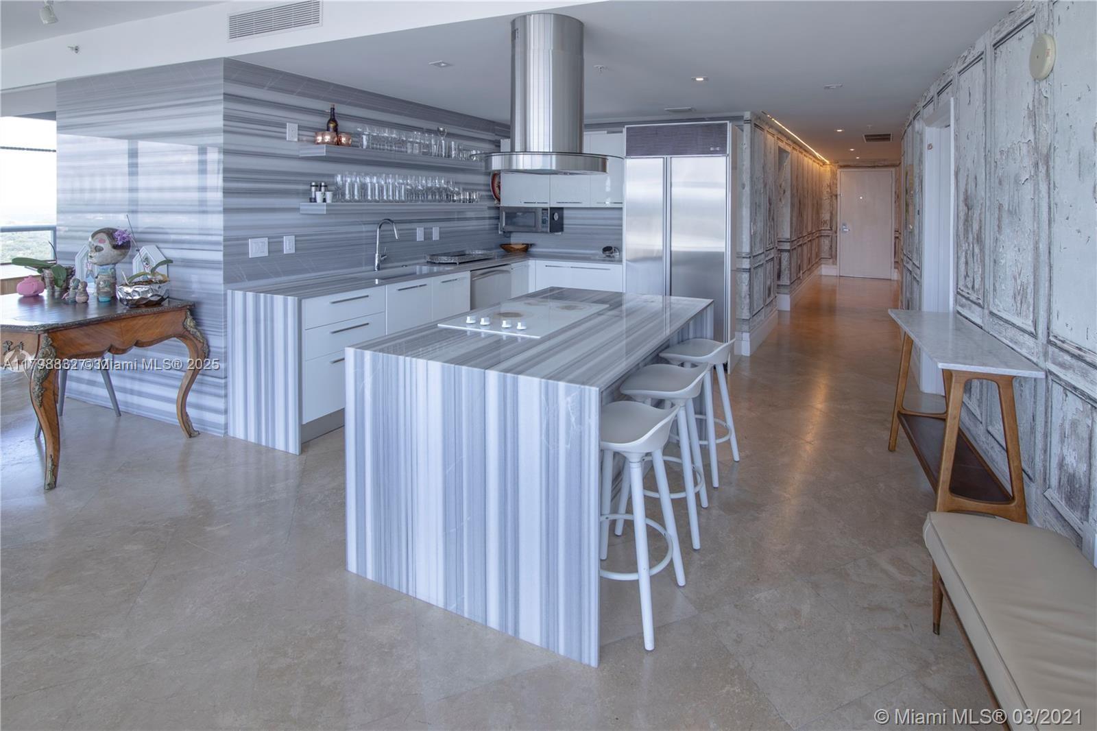 BLUE CONDO - Residential