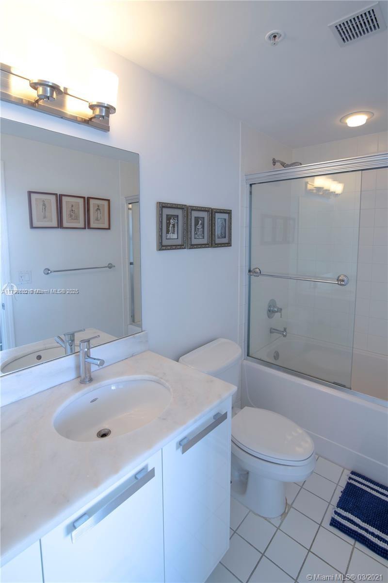 BLUE CONDO - Residential