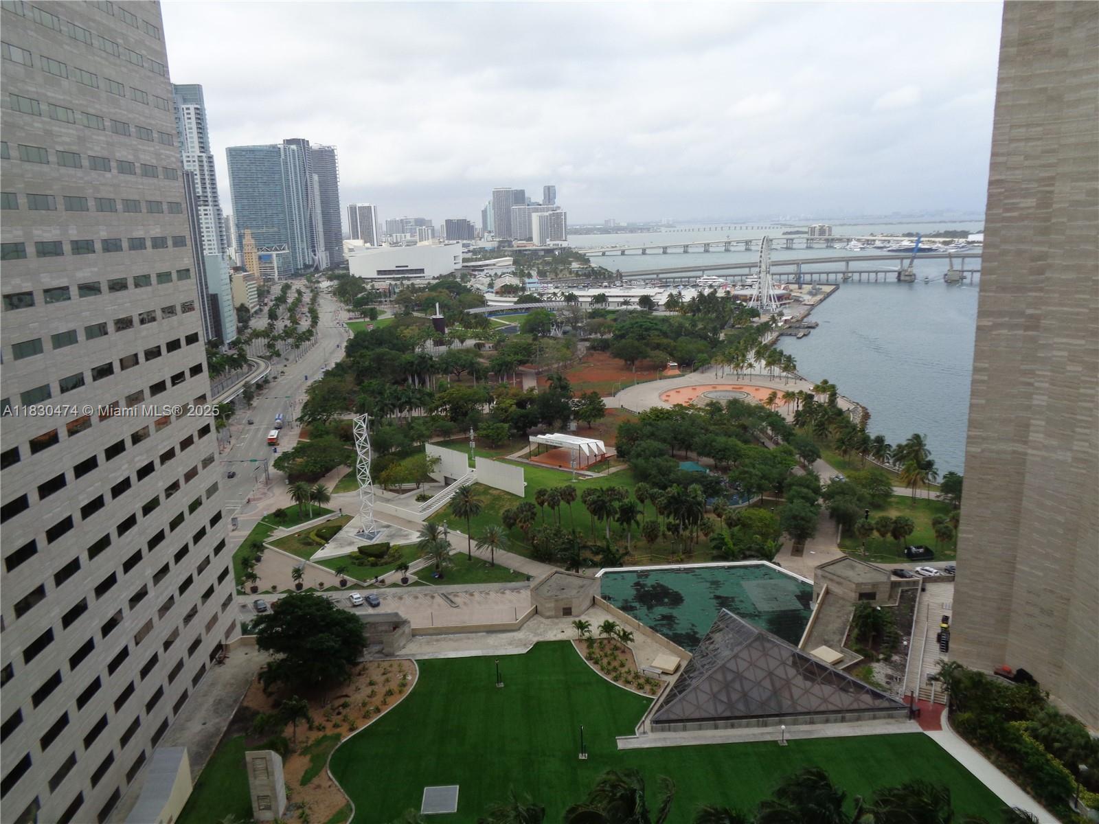 325 S Biscayne Blvd 2522