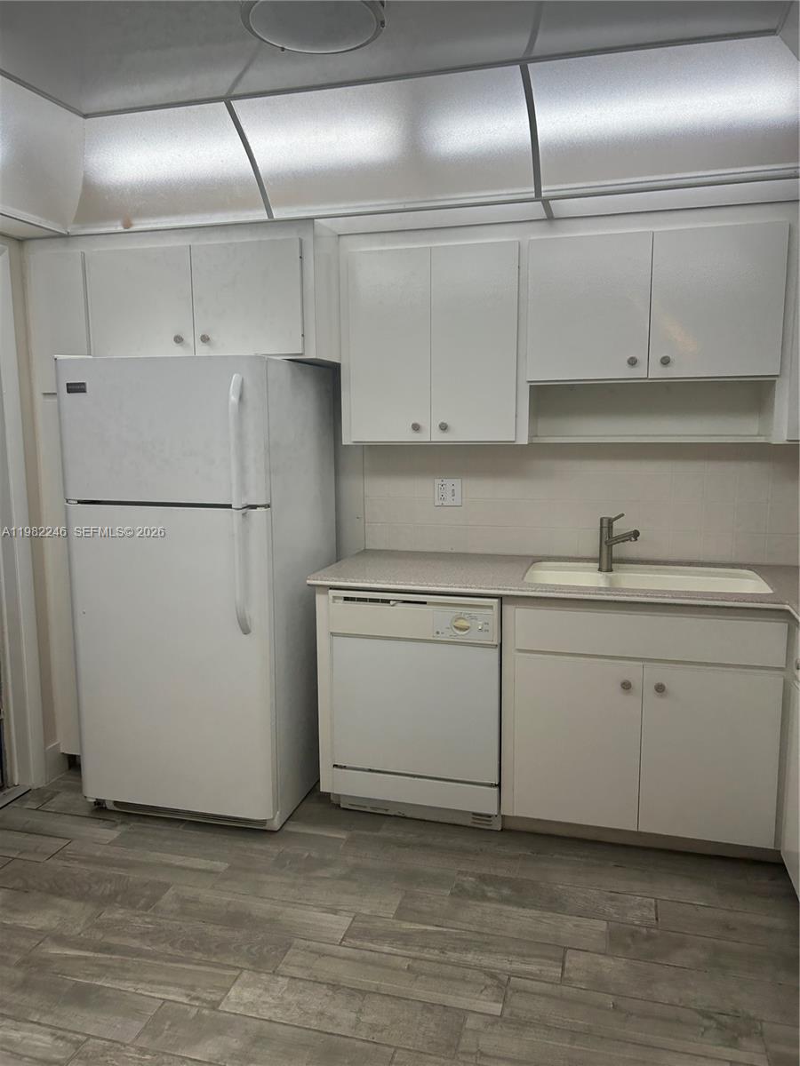 FIRST GULFSTREAM GARDEN - Residential