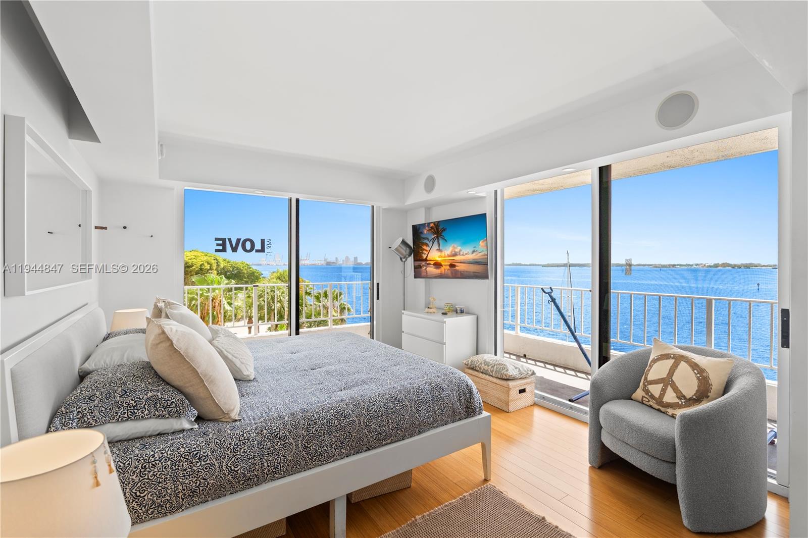 BRICKELL HARBOUR CONDO - Residential