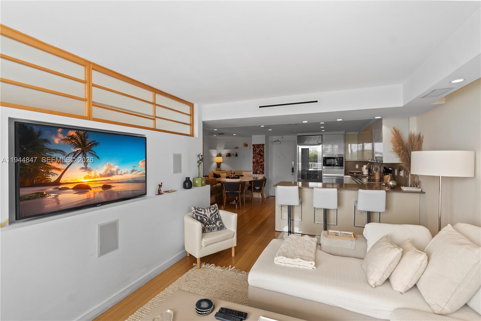 BRICKELL HARBOUR CONDO - Residential