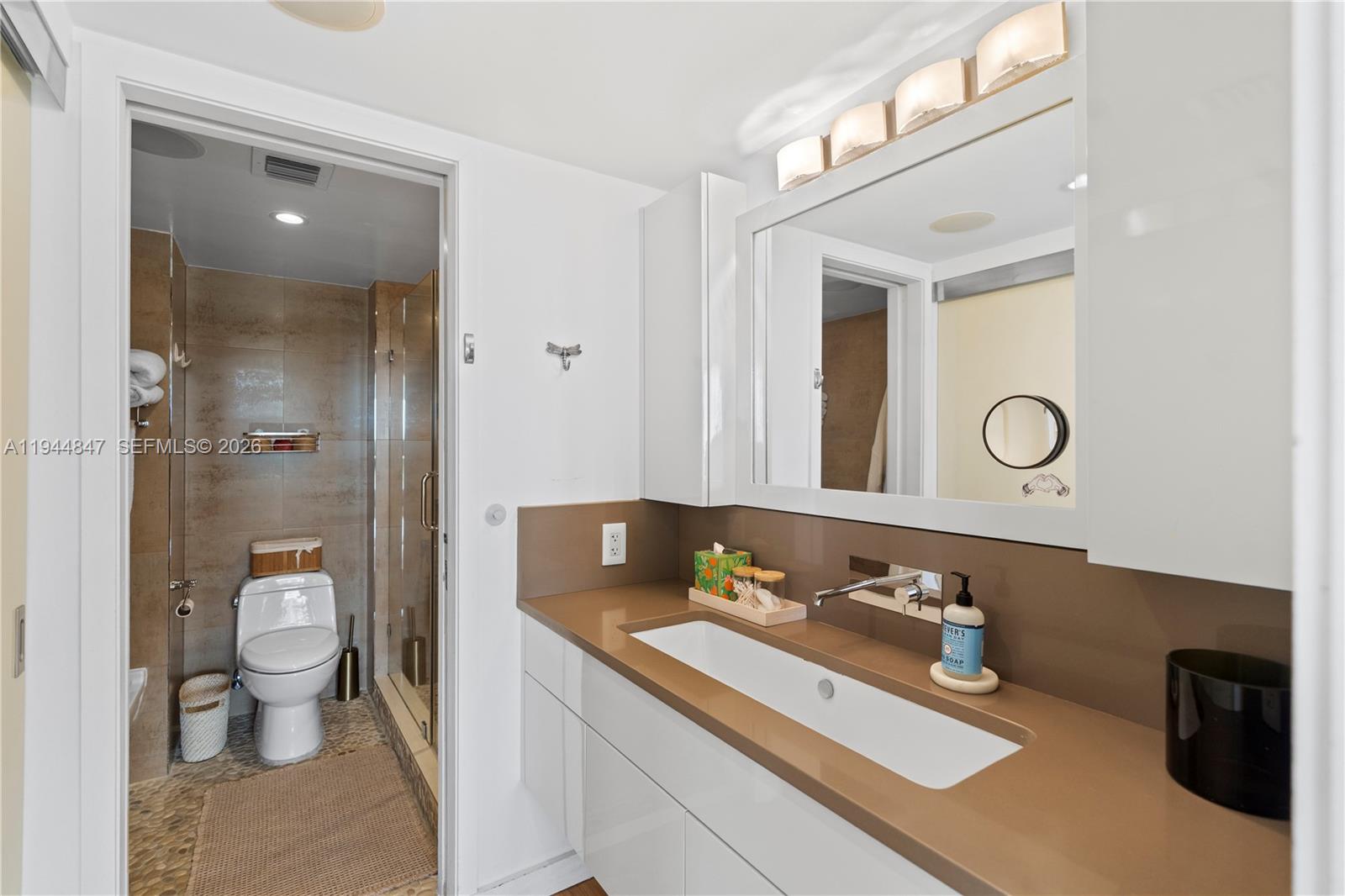 BRICKELL HARBOUR CONDO - Residential