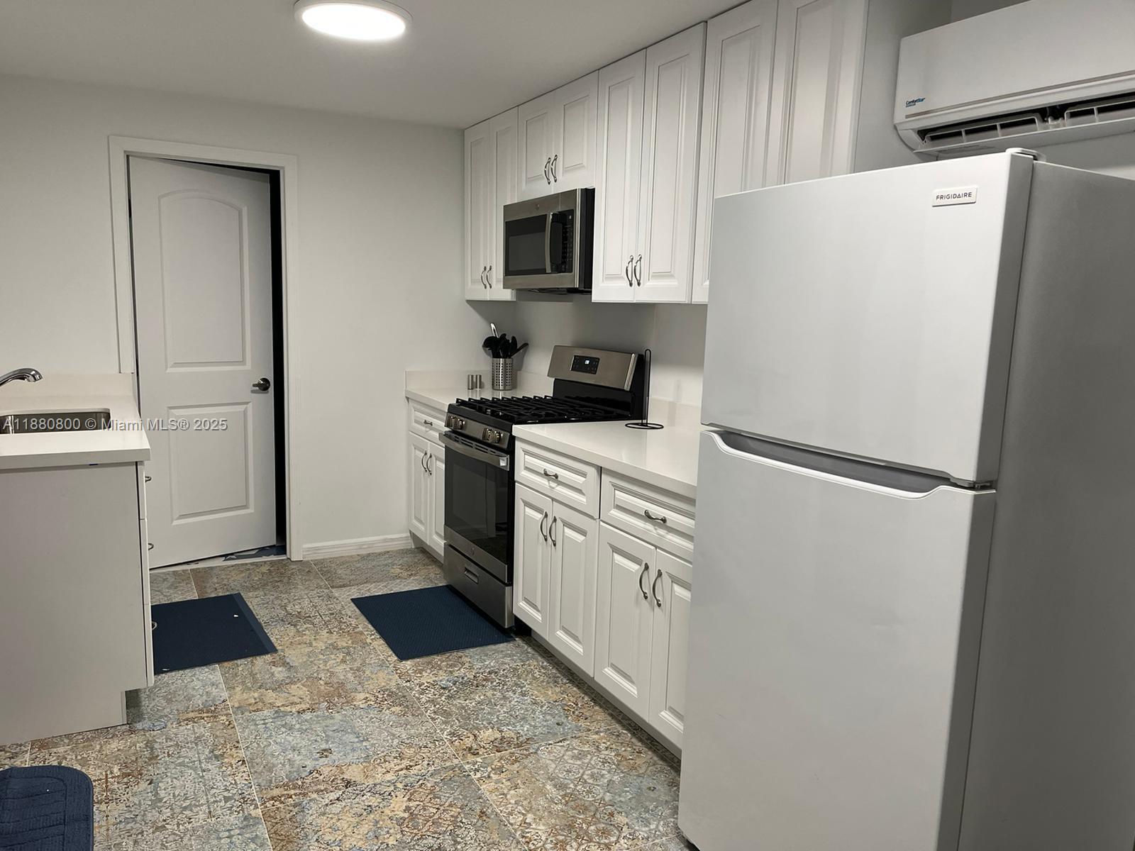 BAYWOOD - Residential