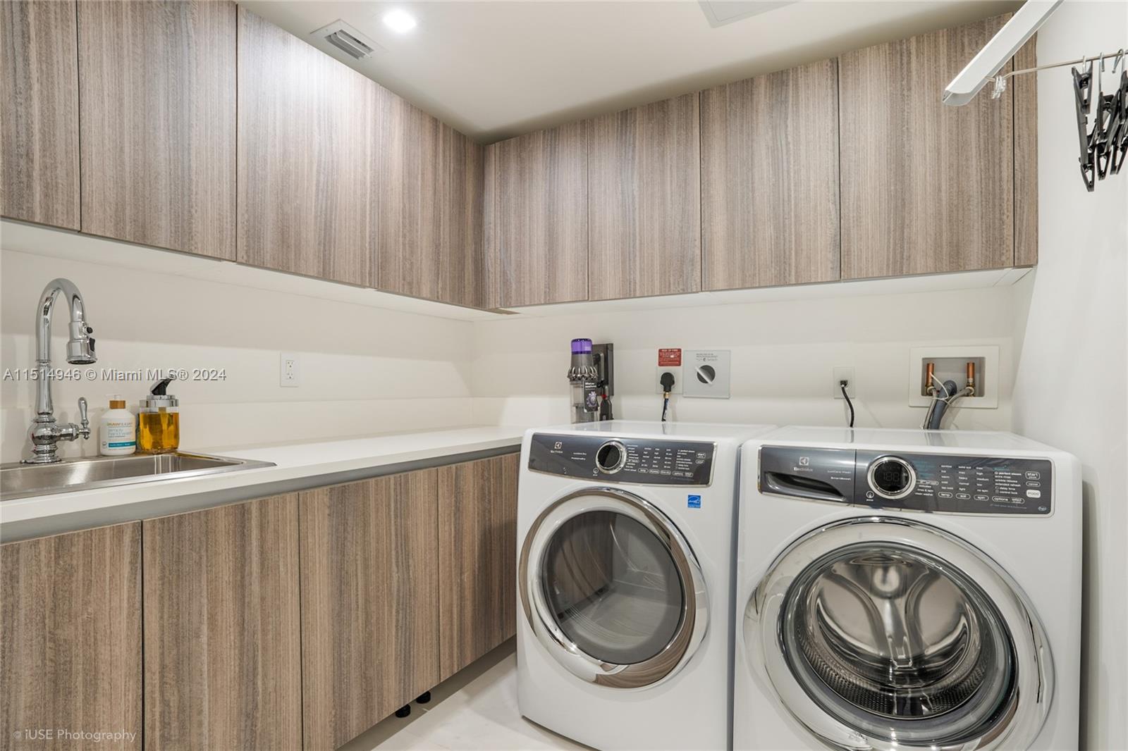 SABBIA BEACH CONDO - Residential
