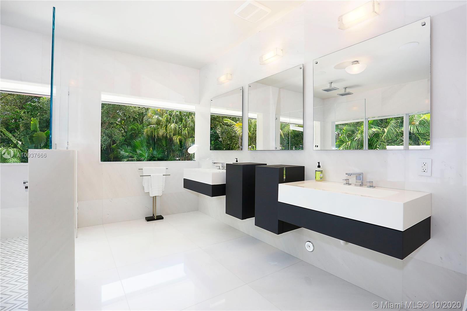 SNAPPER CREEK OAKS - Residential