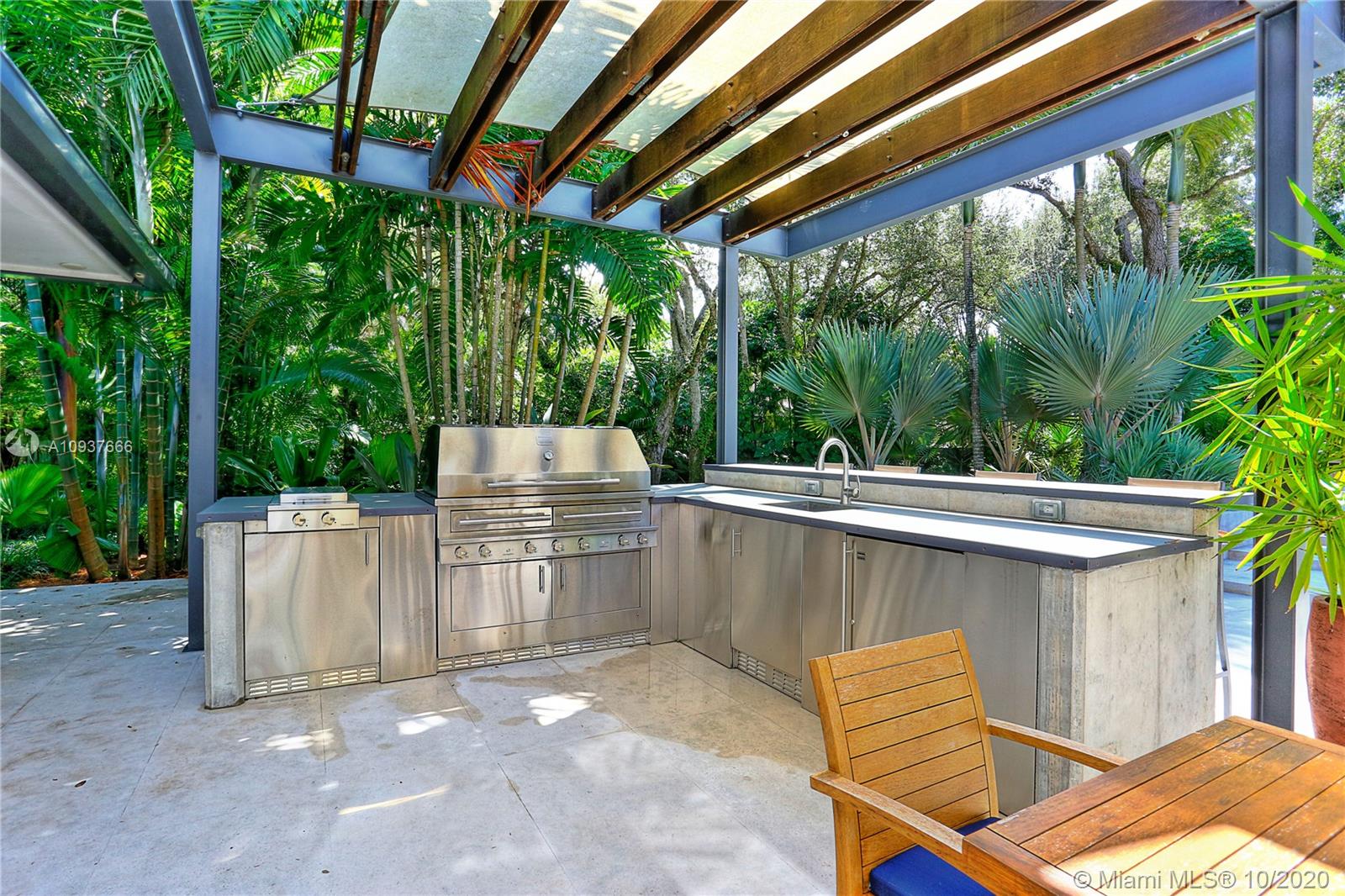 SNAPPER CREEK OAKS - Residential