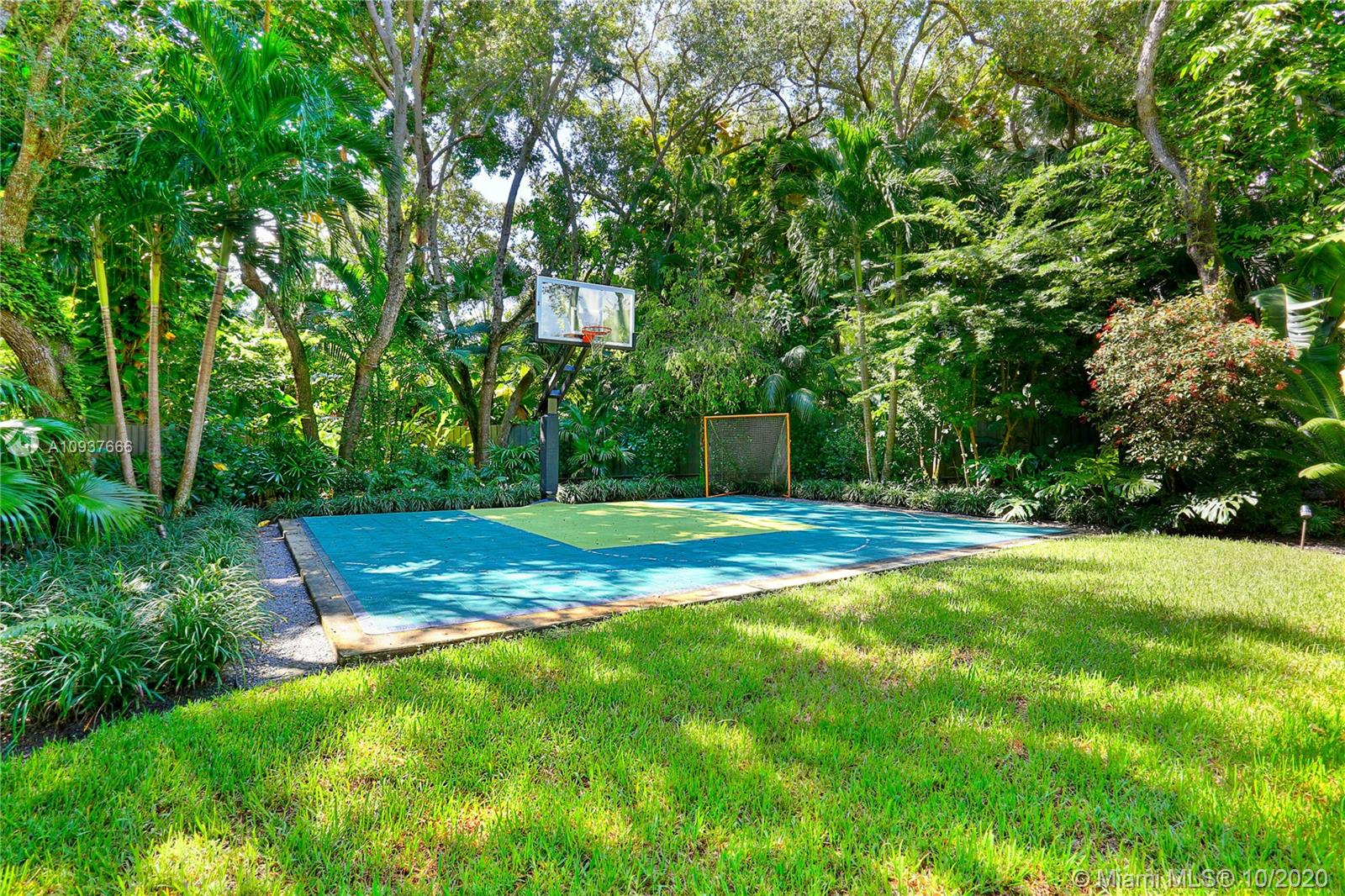 SNAPPER CREEK OAKS - Residential