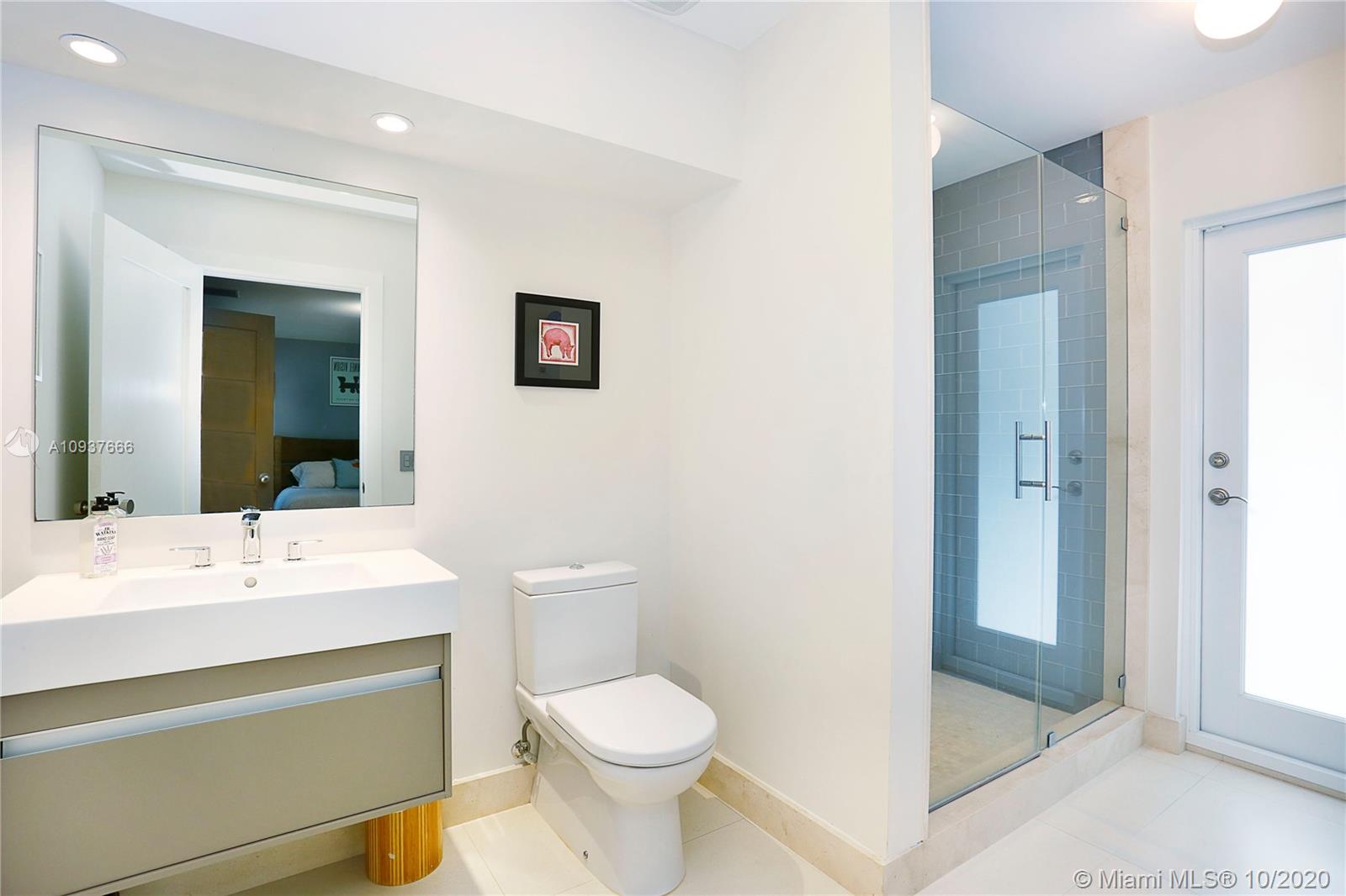 SNAPPER CREEK OAKS - Residential