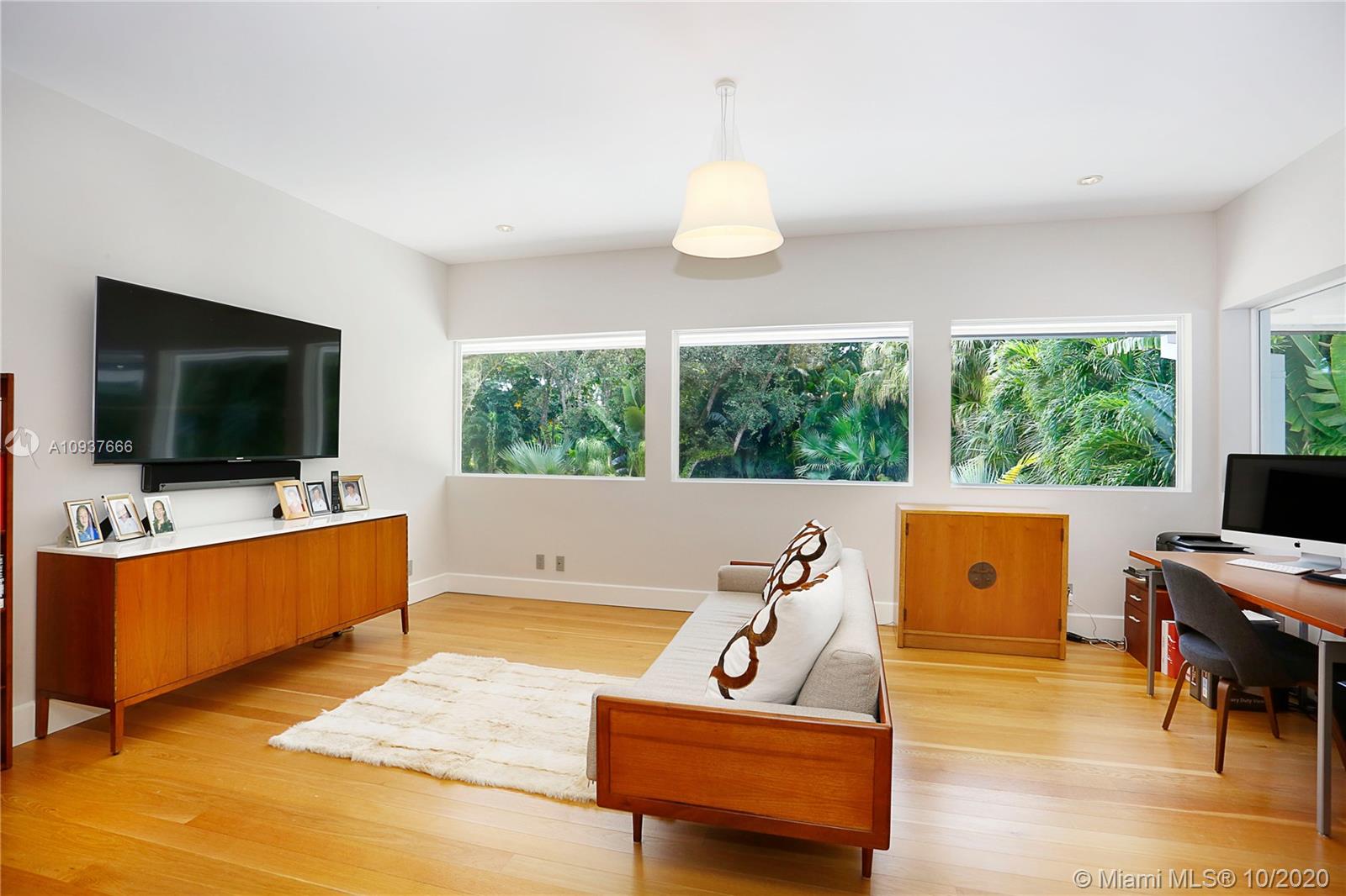 SNAPPER CREEK OAKS - Residential