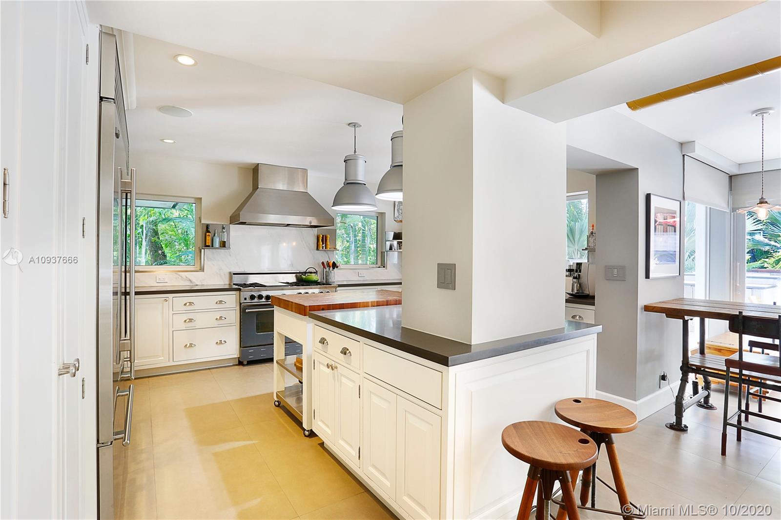 SNAPPER CREEK OAKS - Residential