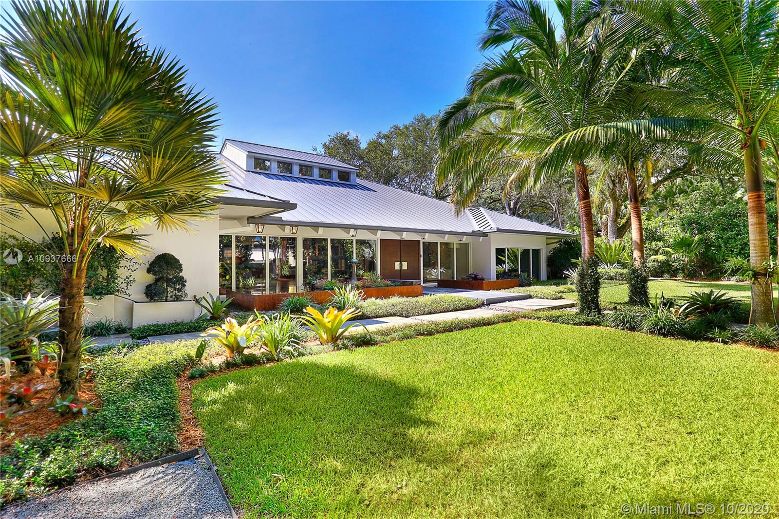 SNAPPER CREEK OAKS - Residential