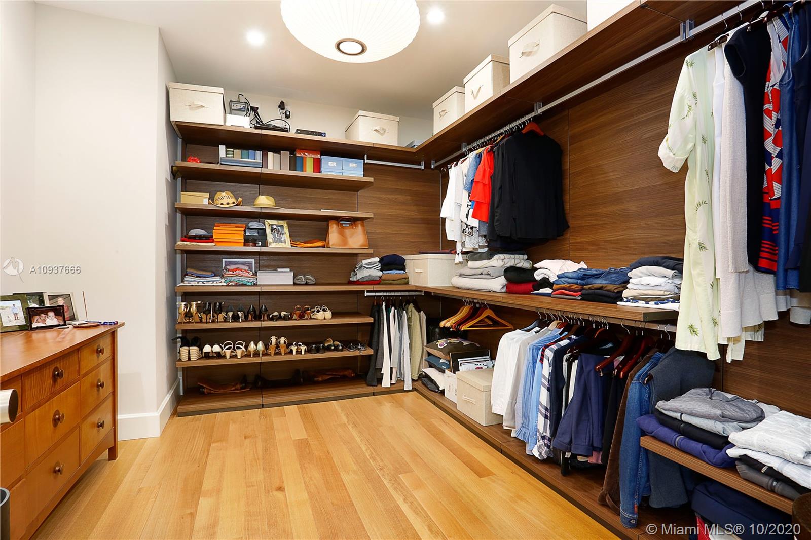 SNAPPER CREEK OAKS - Residential