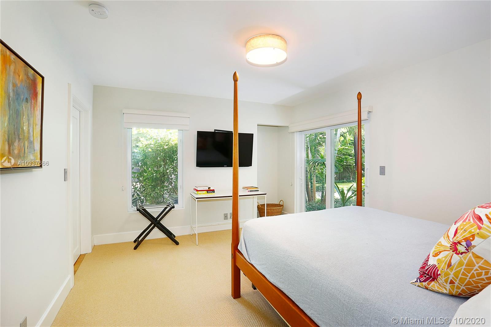 SNAPPER CREEK OAKS - Residential