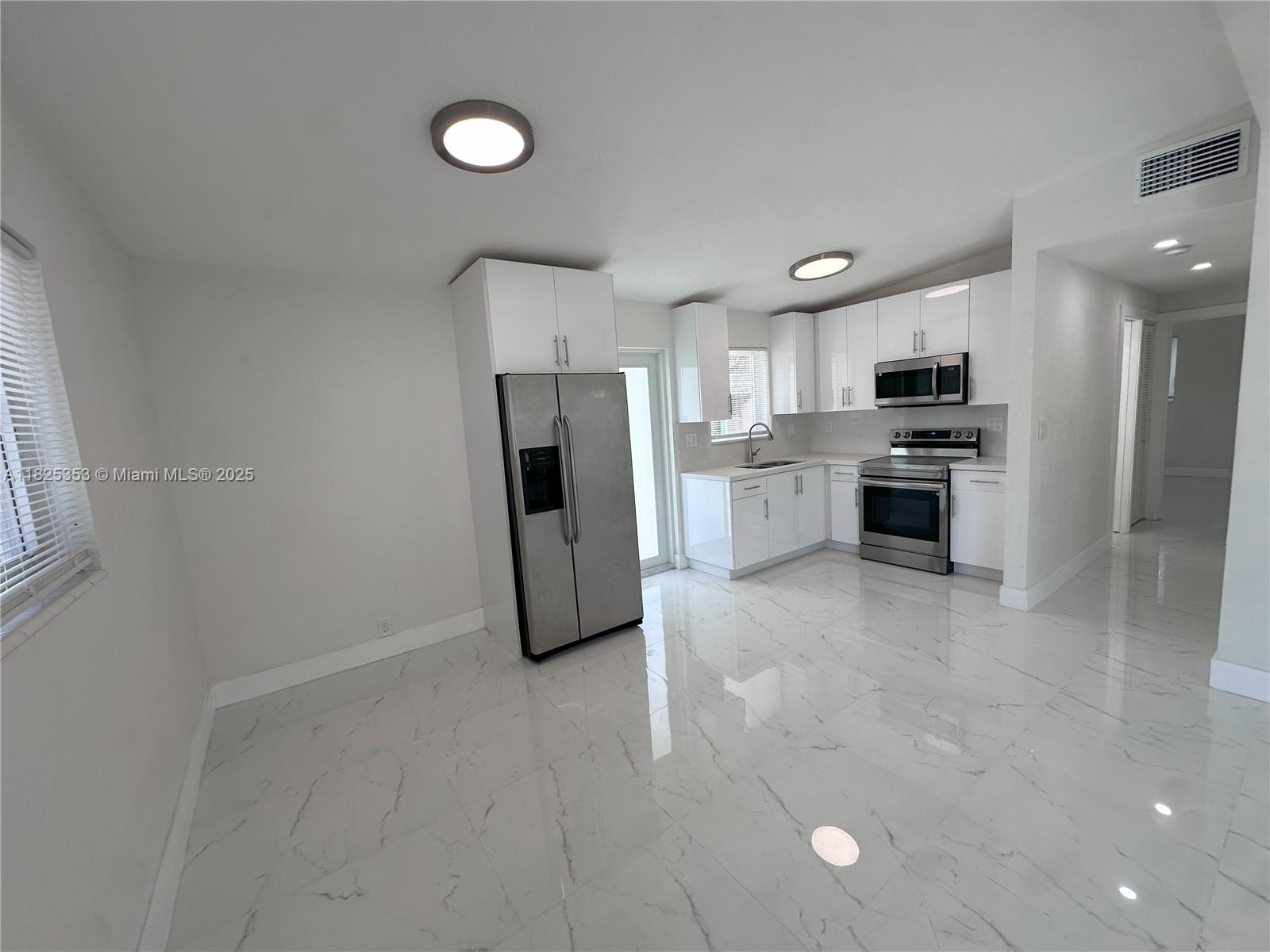 3231 NW 48th Ter