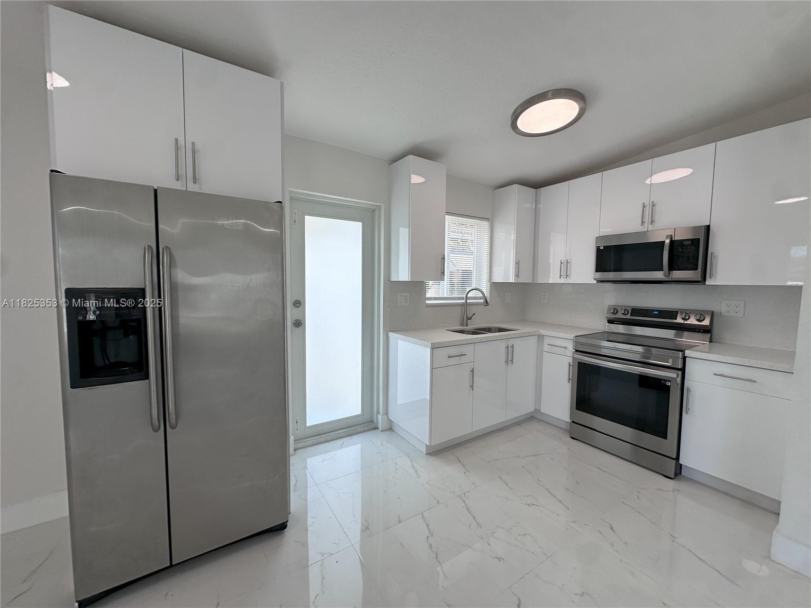 3231 NW 48th Ter