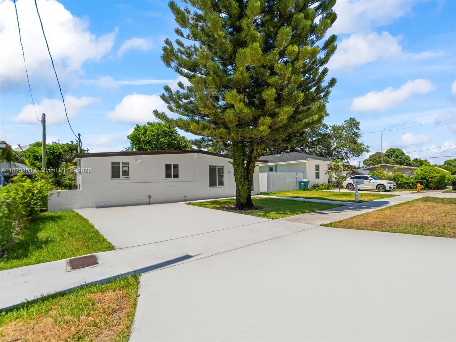 3231 NW 48th Ter