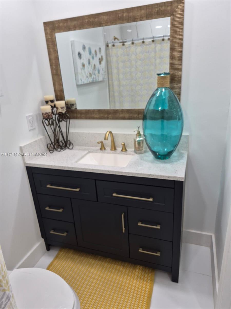 HOLIDAY PARK 1 CONDO - Residential