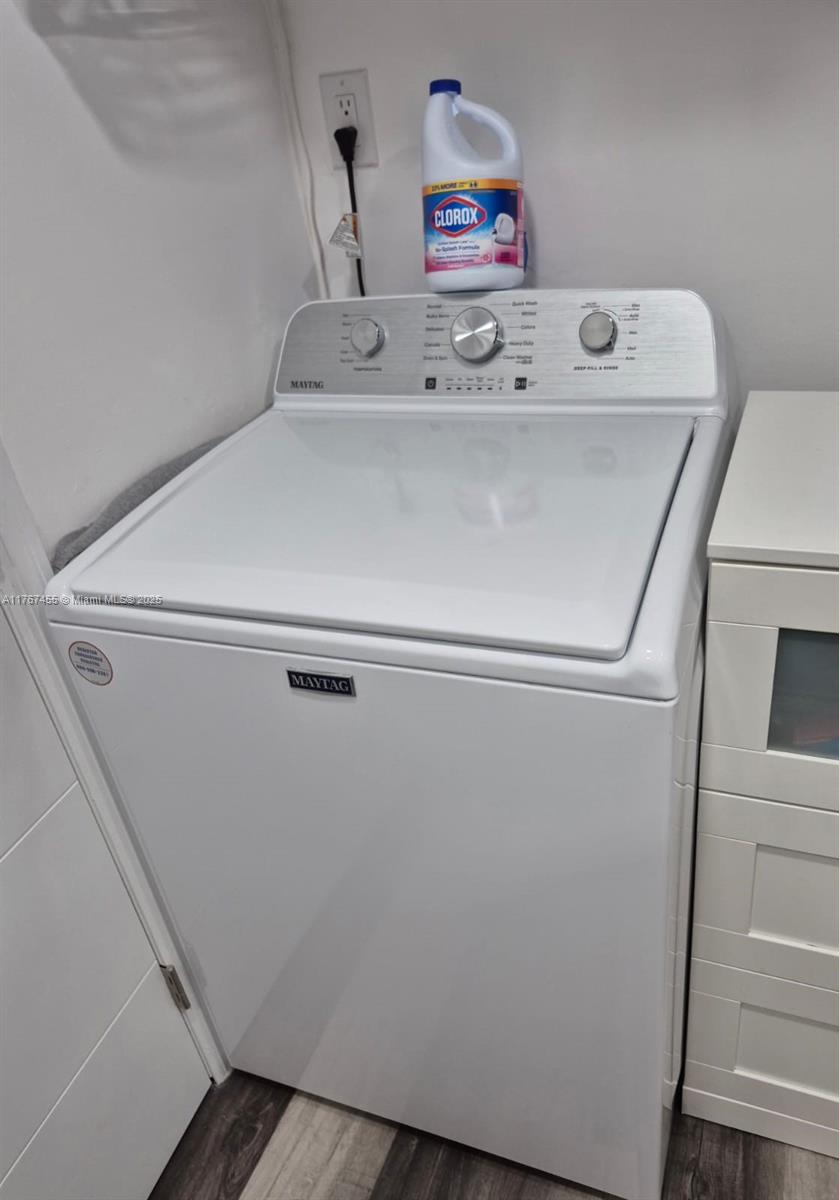 HOLIDAY PARK 1 CONDO - Residential