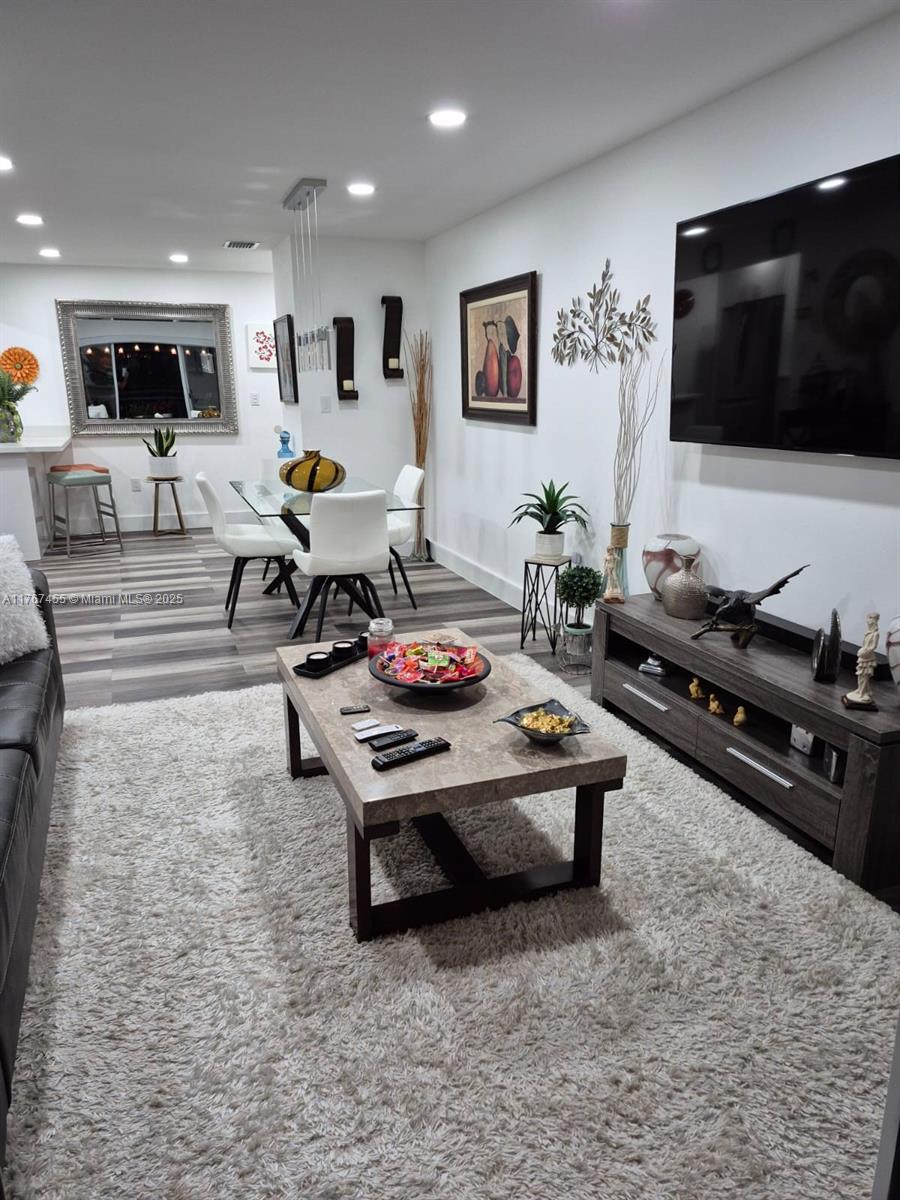 HOLIDAY PARK 1 CONDO - Residential